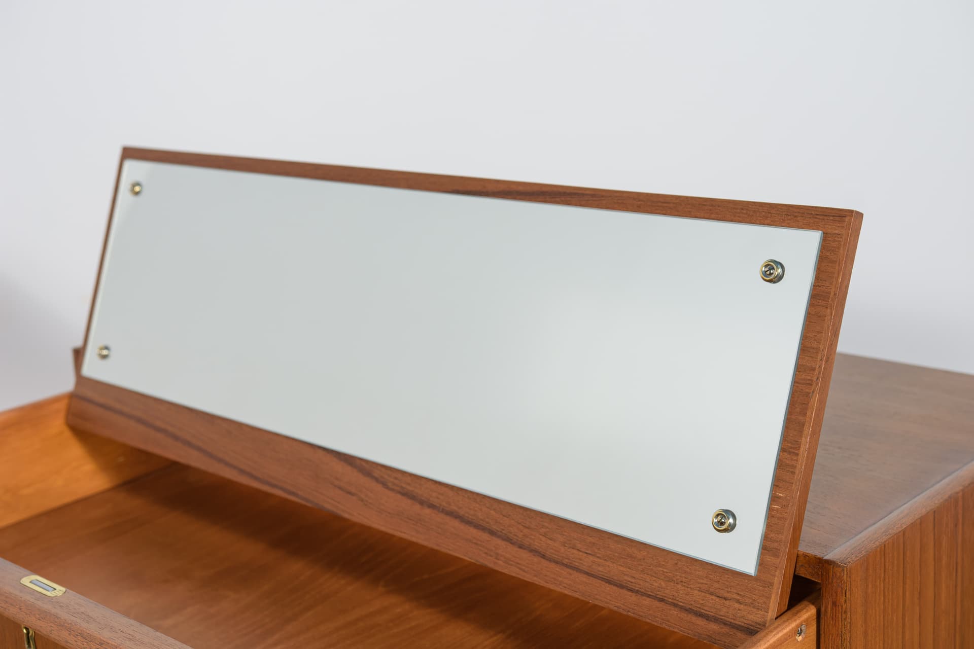 Komoda z toaletką, teak brązowy czerwony, Dania, lata 60. - 292153