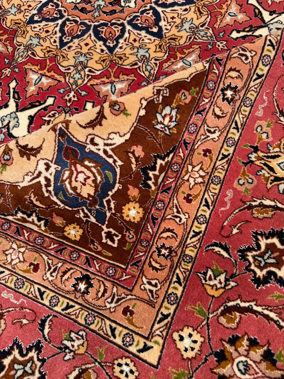 Dywan perski Tabriz, 350x250 cm, beżowy czerwony niebieski brązowy złoty czarny, wełna jedwab, Iran - 292374