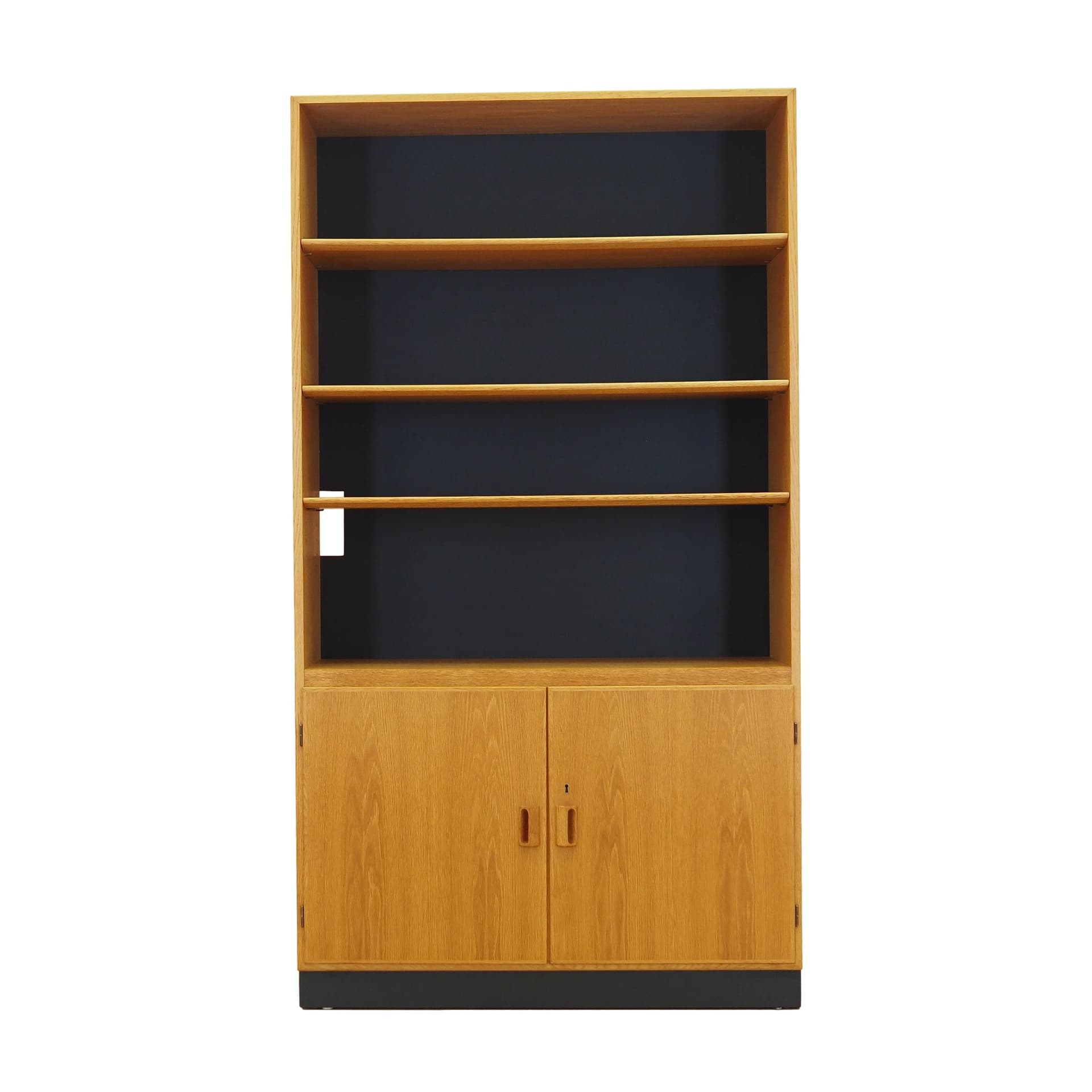 Biblioteczka, jesion brązowy, cokół czarny, proj. B. Mogensen, Dania, lata 60.