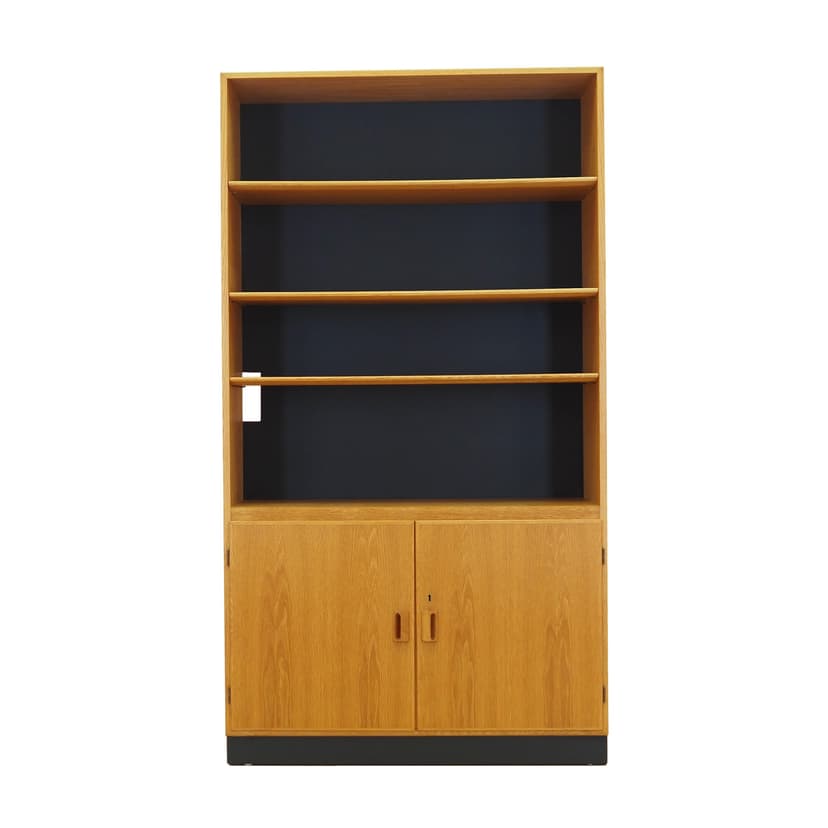 Biblioteczka, jesion brązowy, cokół czarny, proj. B. Mogensen, Dania, lata 60.