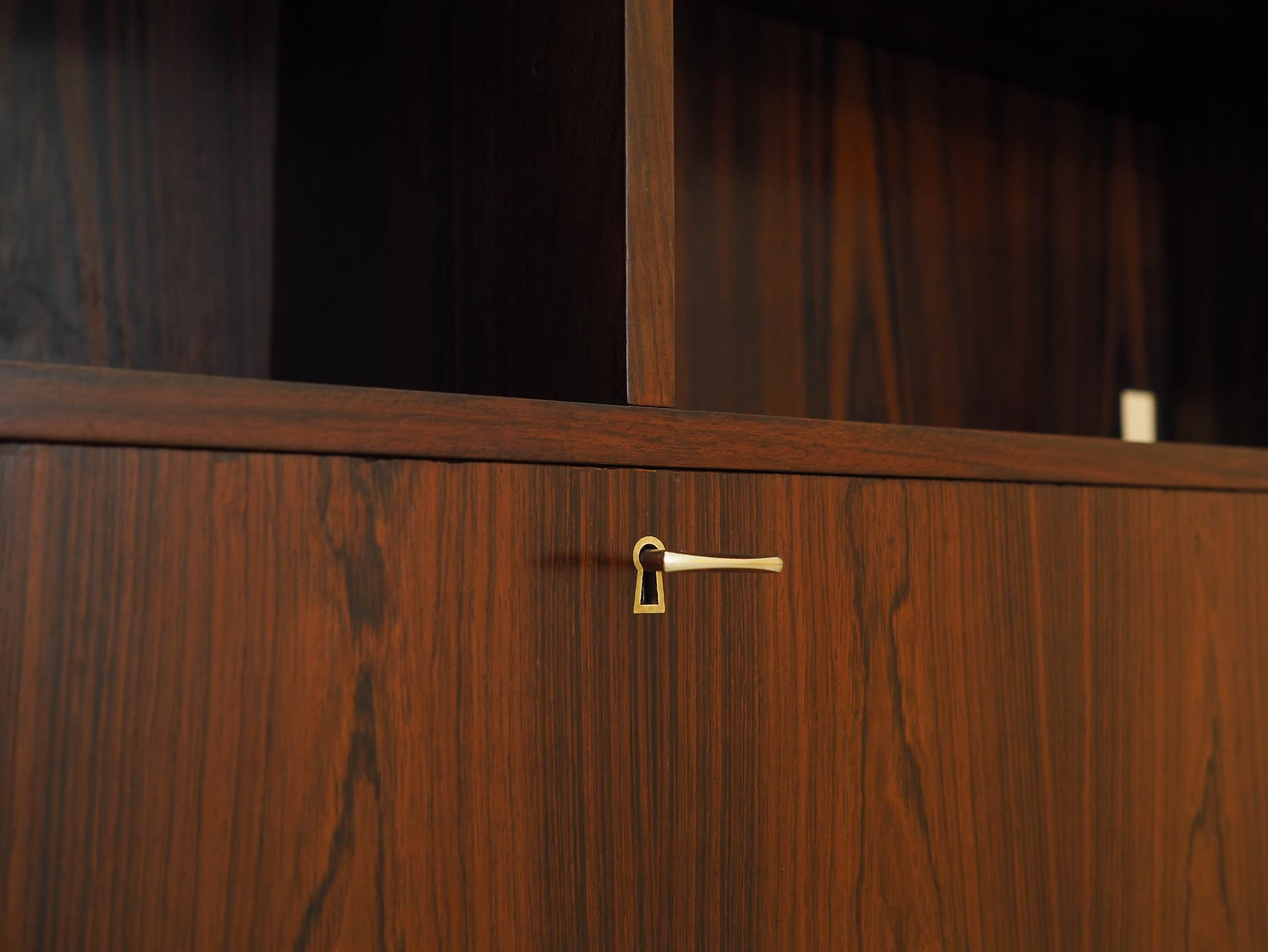 Regał, palisander brązowy, drewno czarne, Hundevad&Co., Dania, lata 70. - 292453