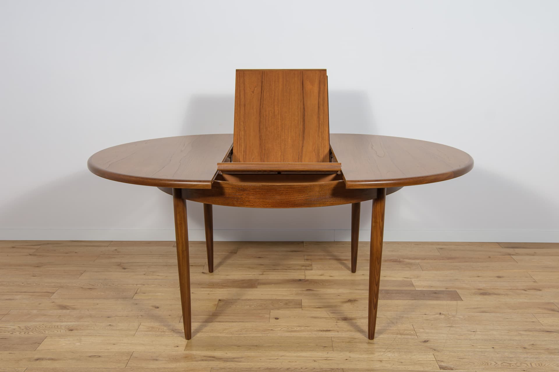 Stół okrągły rozkładany, teak brązowy, G-Plan, Wielka Brytania, lata 60. - 292657