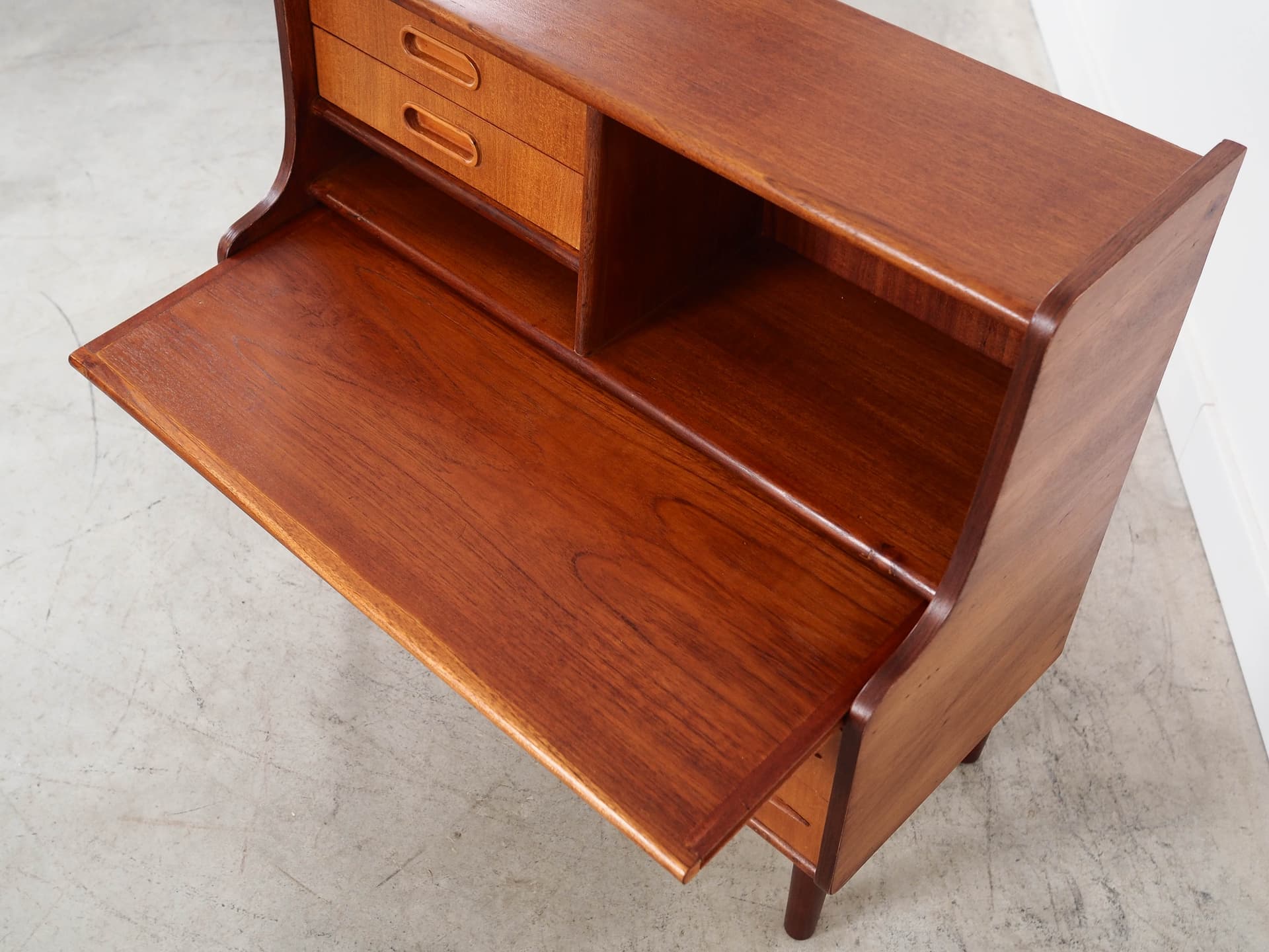 Children's secretary desk, brown, teak, Denmark, 1970s. - 292695