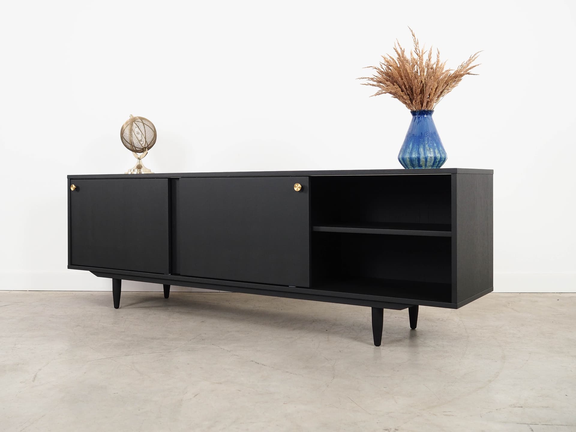 Sideboard, dąb czarny, lata 60. - 292701