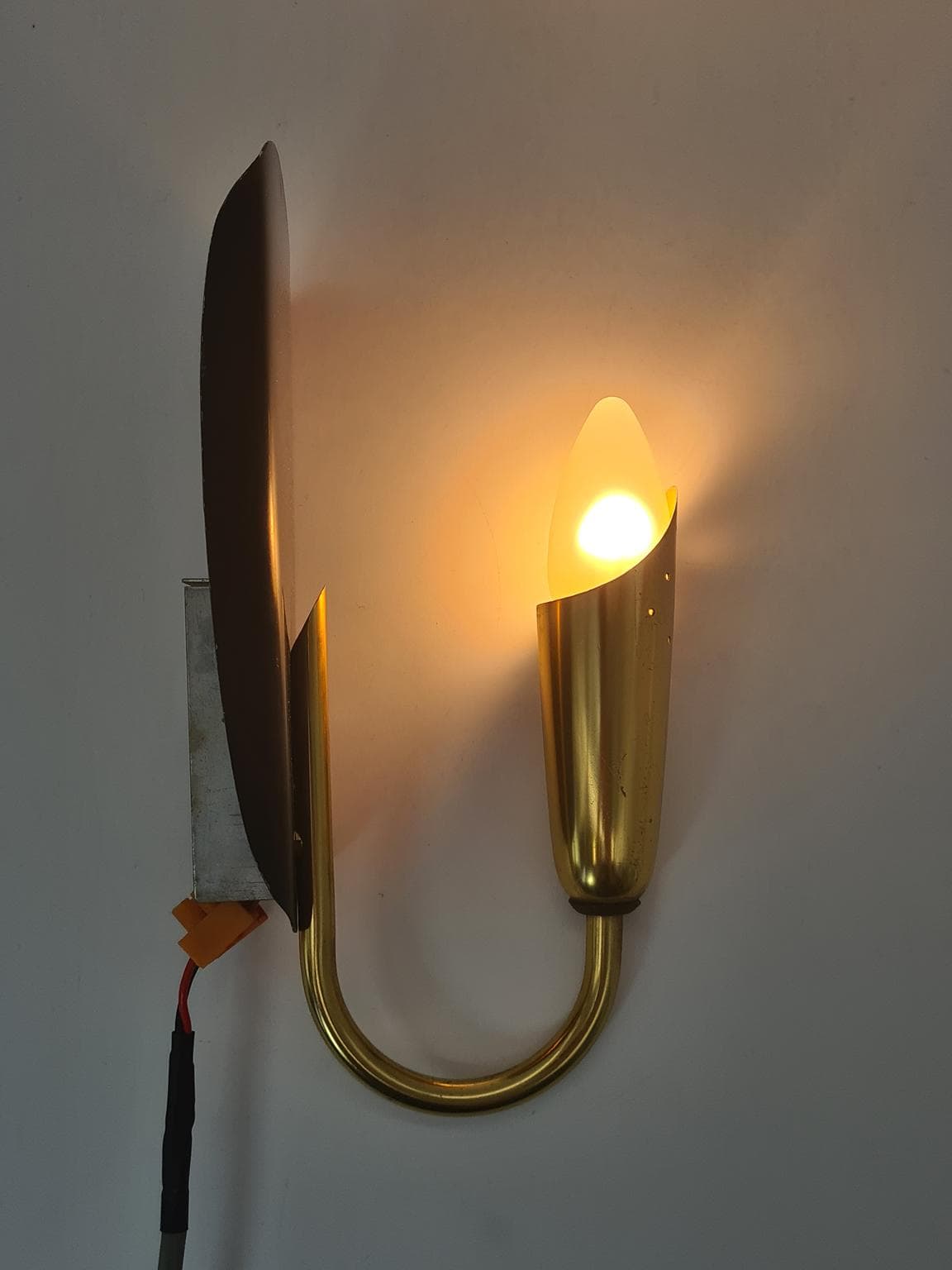 Para kinkietów modernistycznych, czarny lakierowany metal, mosiądz złoty, aluminium srebrny, Niemcy, lata 70. - 292778