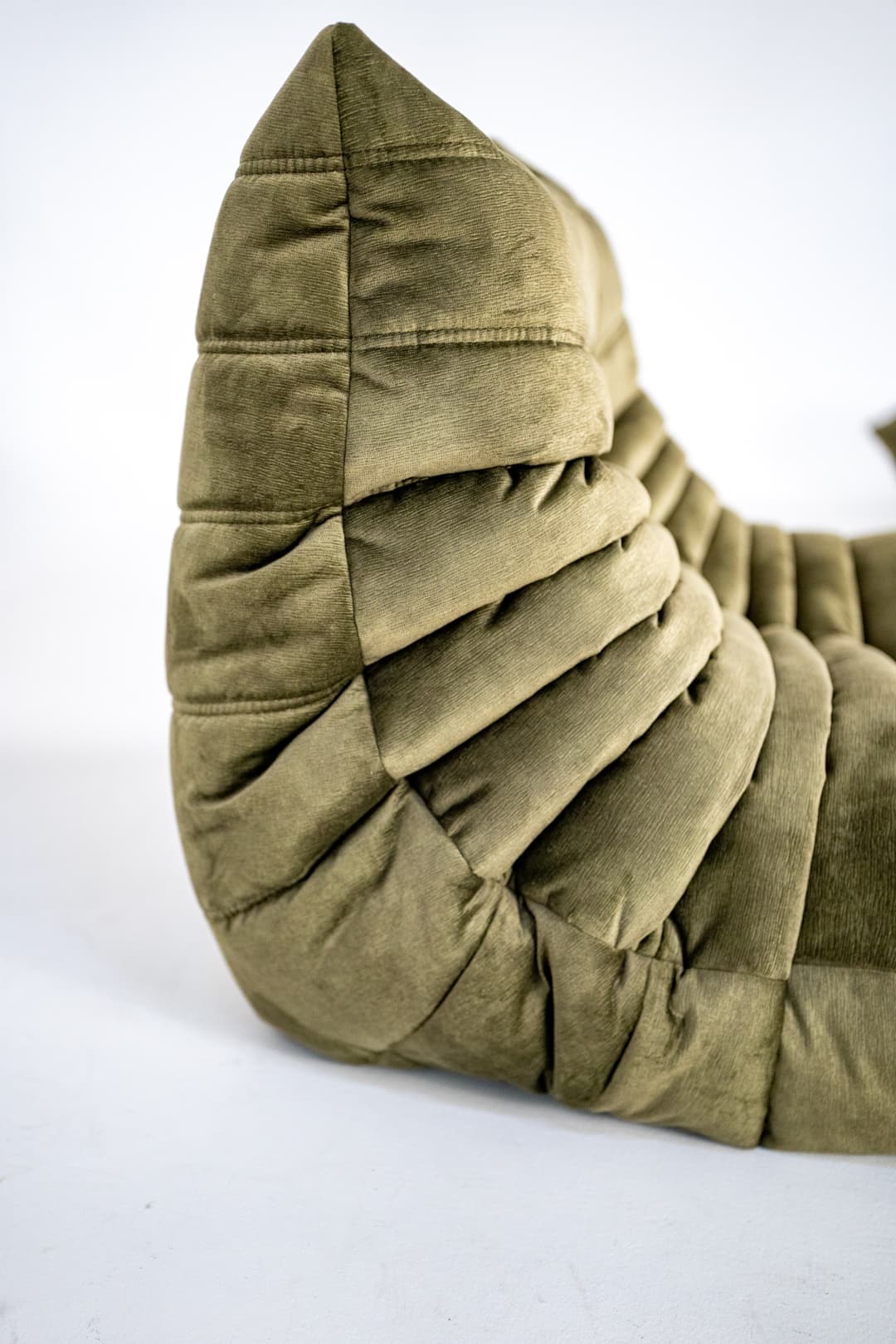 Fotel wypoczynkowy Togo, wave velvet olive - 292940