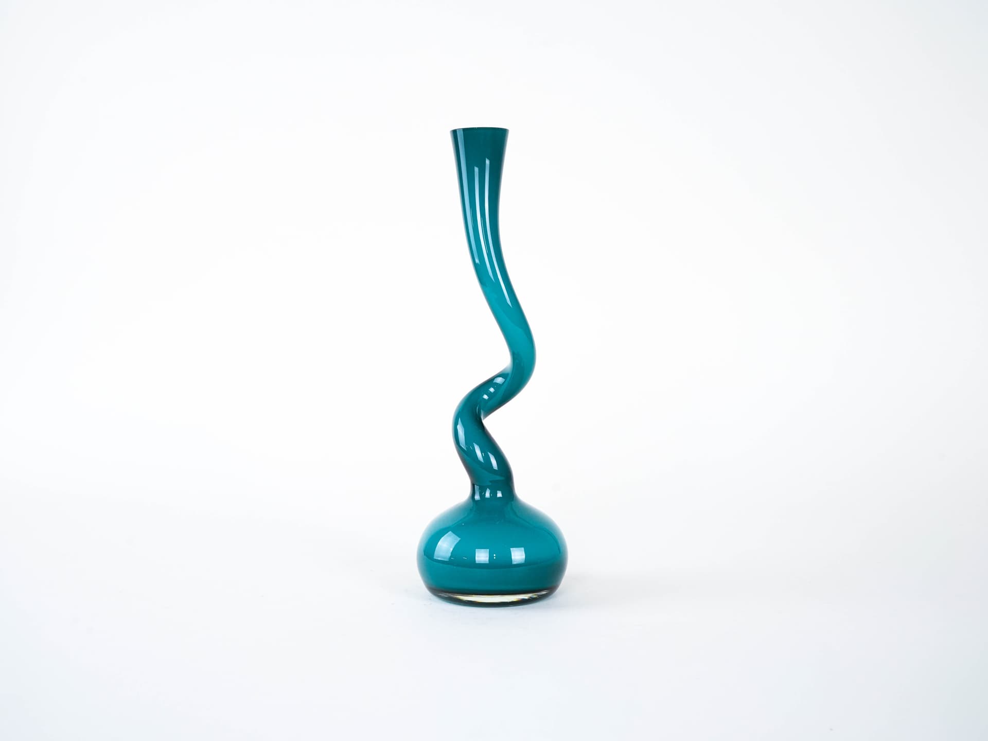 Wazon Swing Vase, turkusowy, szkło, proj. B. Bonnesen, Normann Copenhagen, Dania, lata 90. - 293428