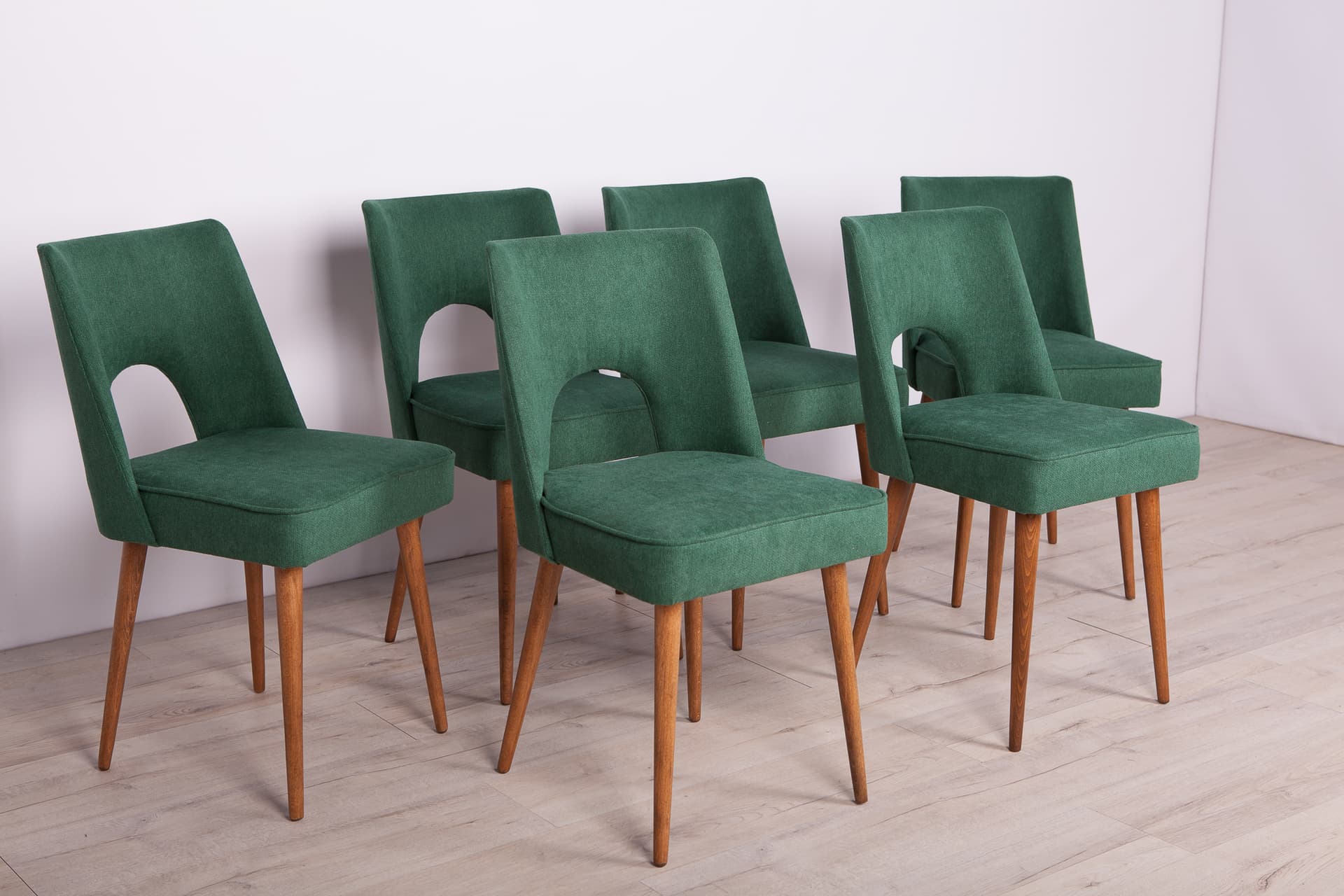 Set of six chairs Muszelka, green upholstery, brown oak, Poland, 1960s. - 293896