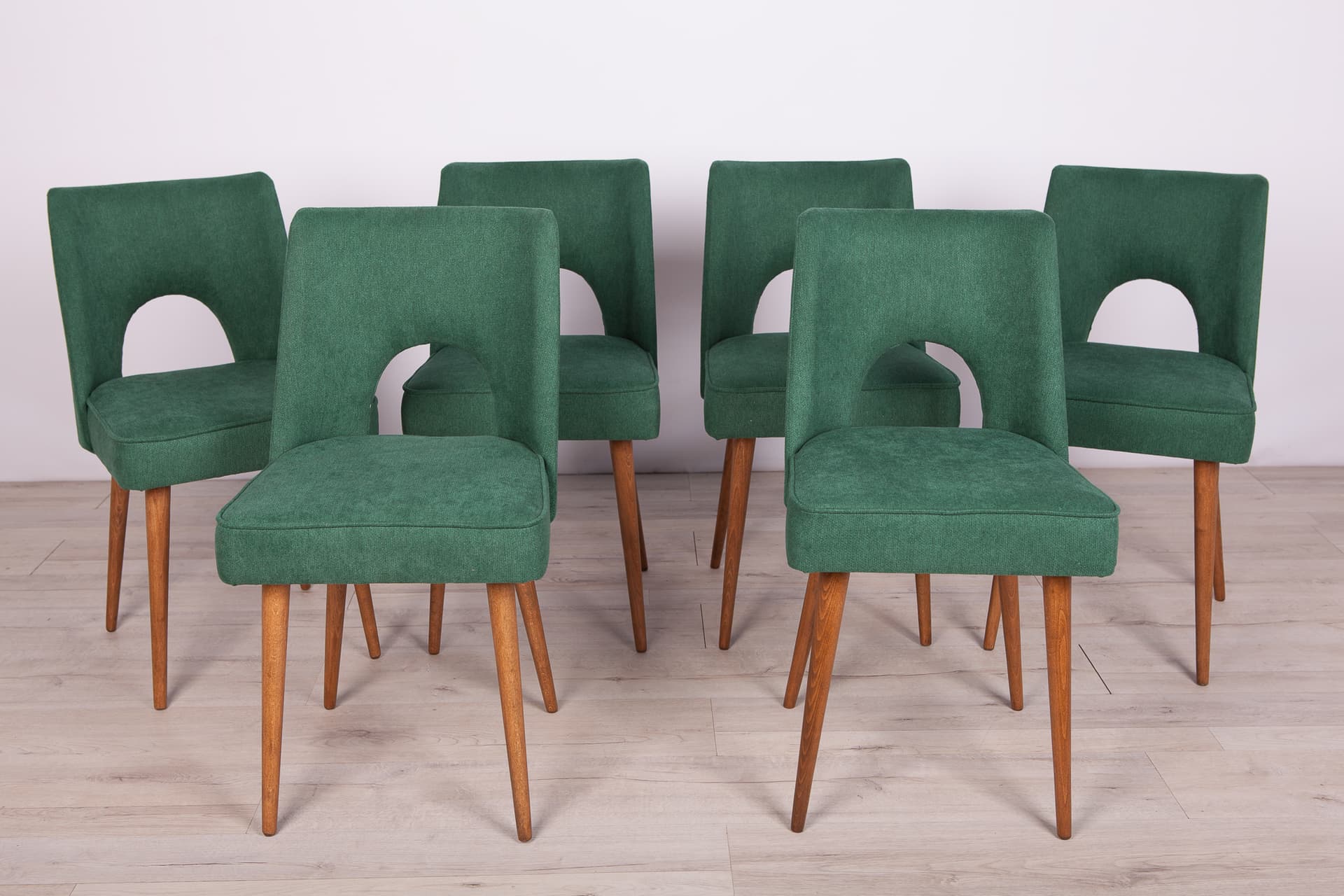 Set of six chairs Muszelka, green upholstery, brown oak, Poland, 1960s. - 293894