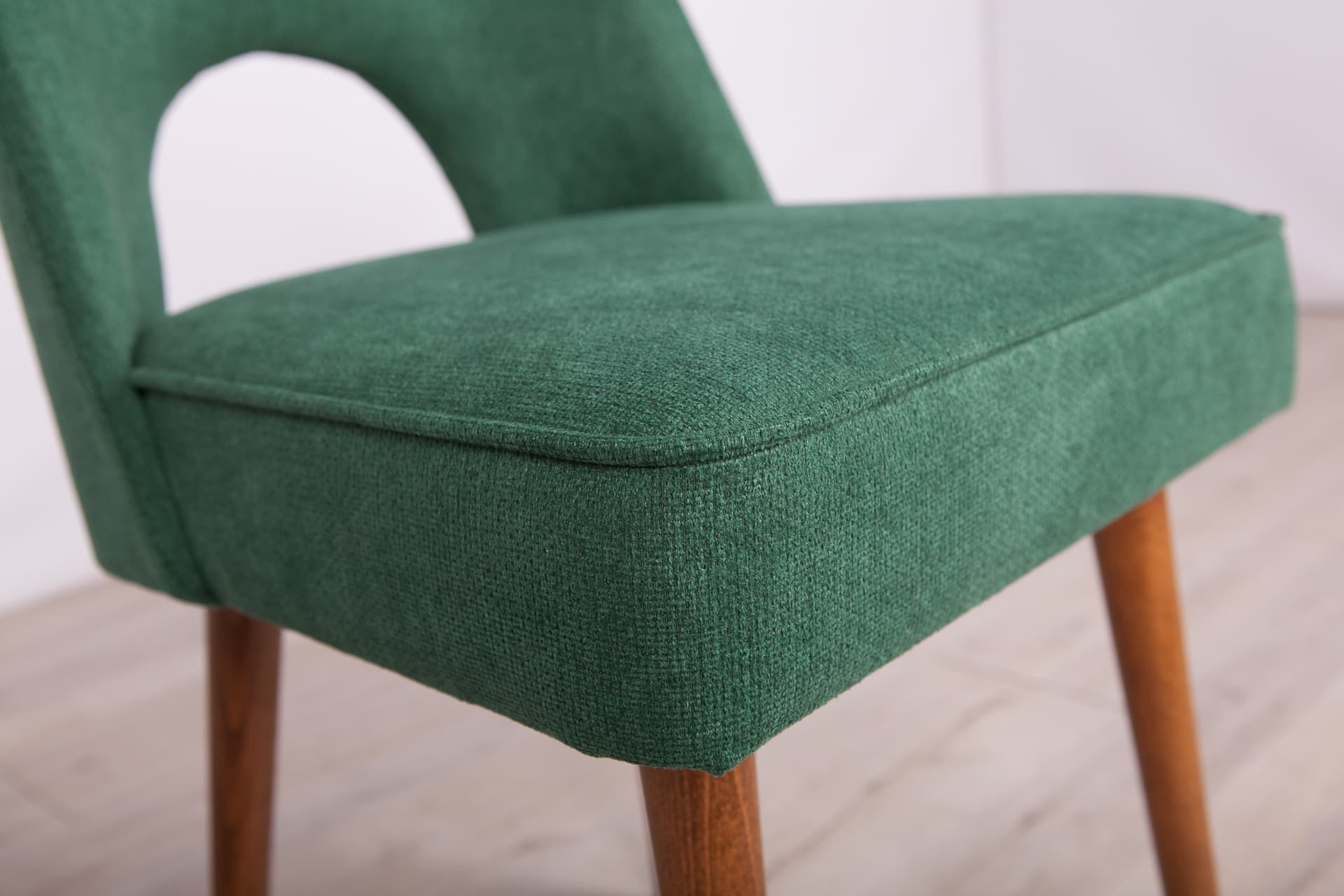 Set of six chairs Muszelka, green upholstery, brown oak, Poland, 1960s. - 293904