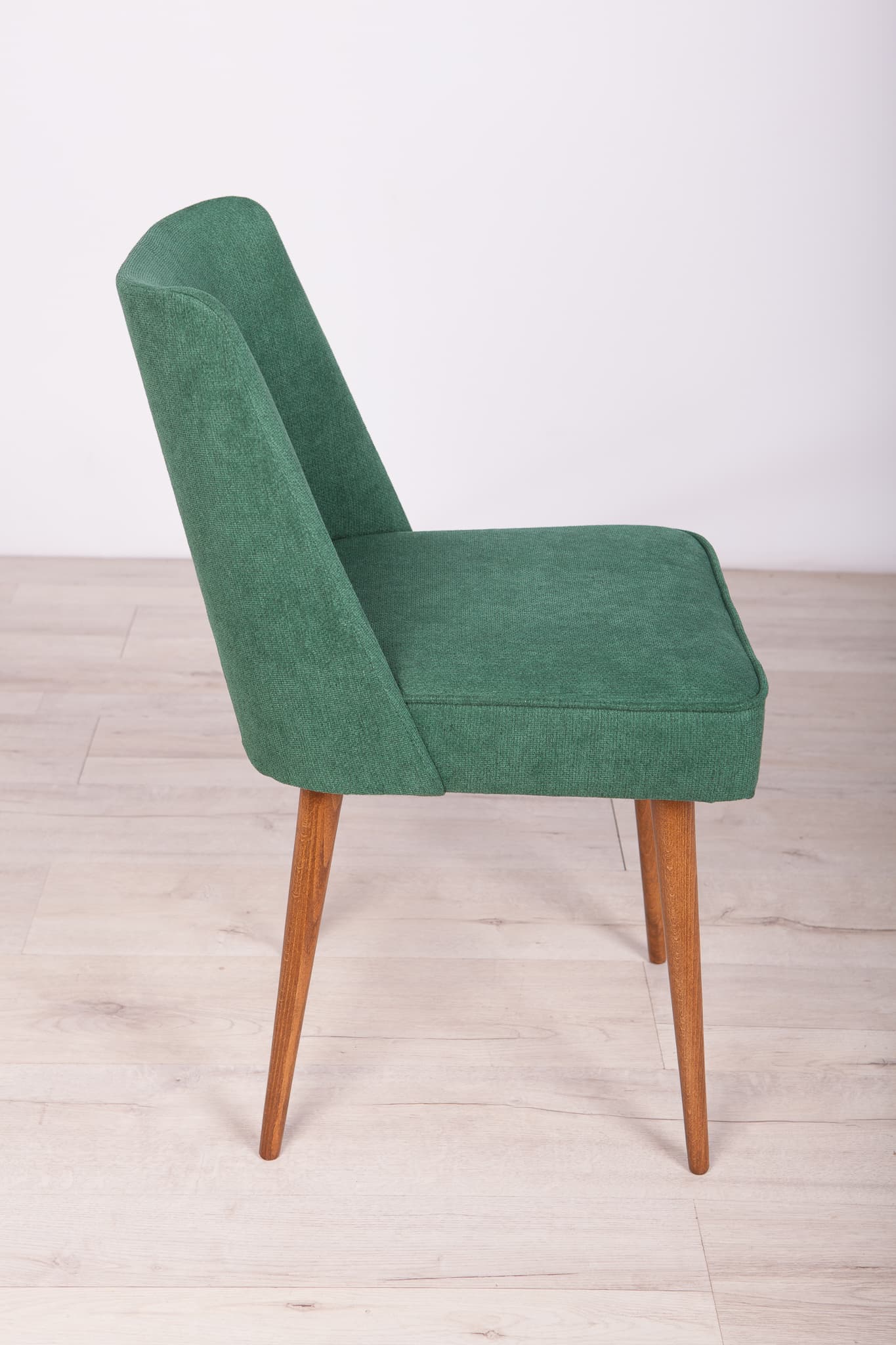 Set of six chairs Muszelka, green upholstery, brown oak, Poland, 1960s. - 293900
