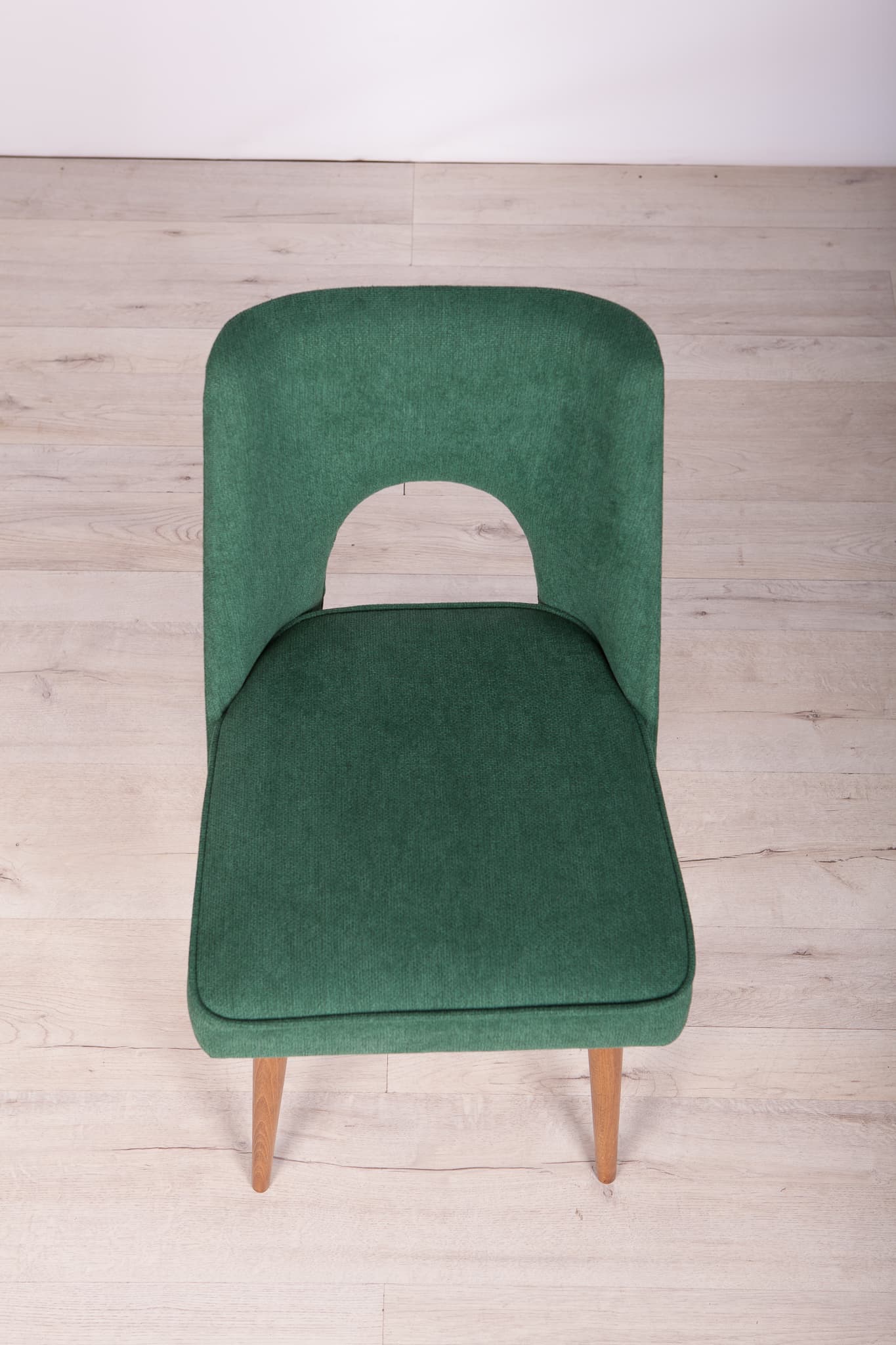 Set of six chairs Muszelka, green upholstery, brown oak, Poland, 1960s. - 293903