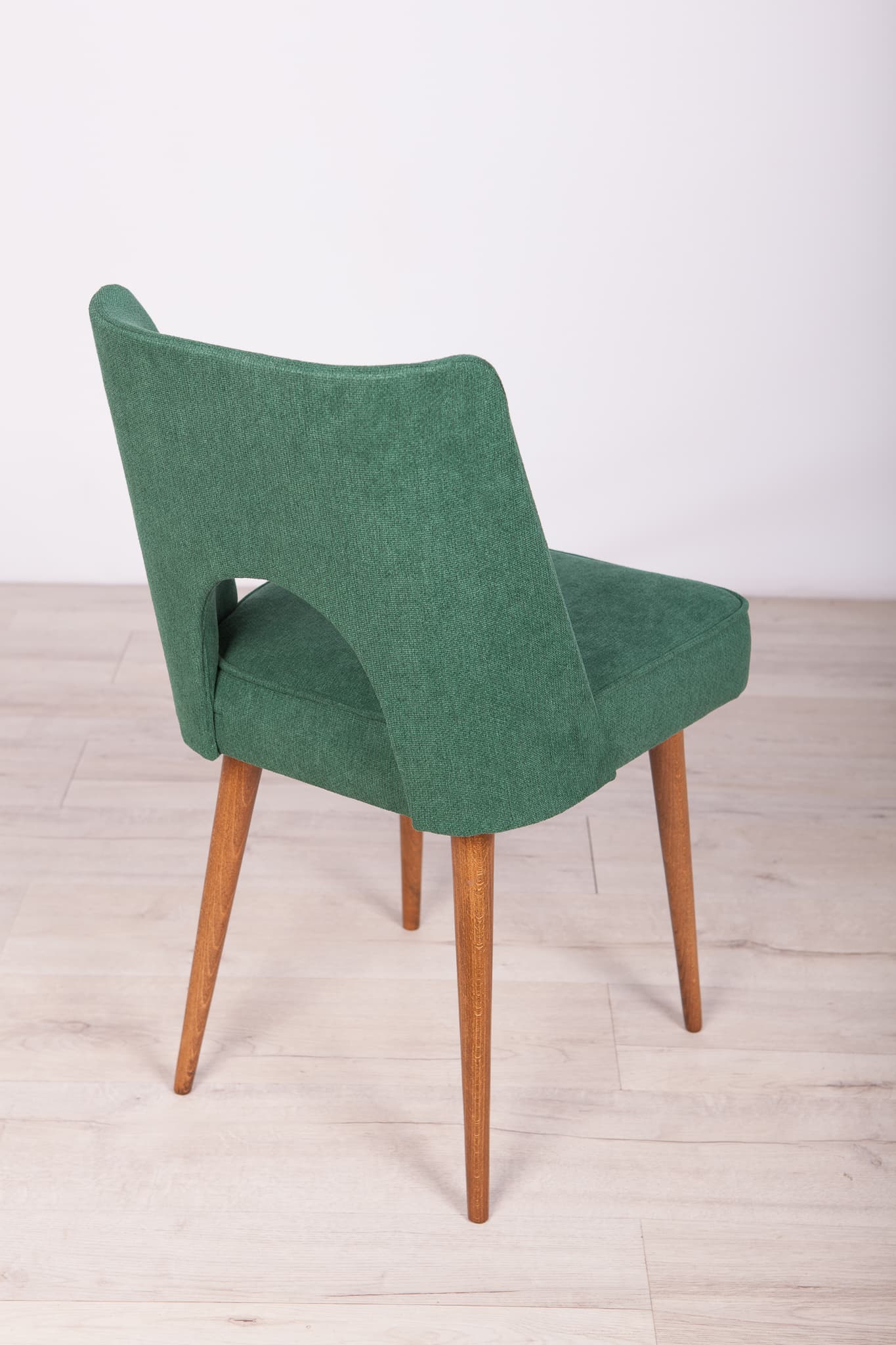 Set of six chairs Muszelka, green upholstery, brown oak, Poland, 1960s. - 293898