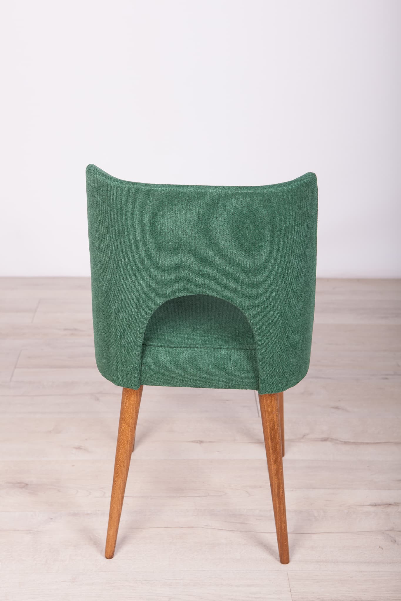 Set of six chairs Muszelka, green upholstery, brown oak, Poland, 1960s. - 293899