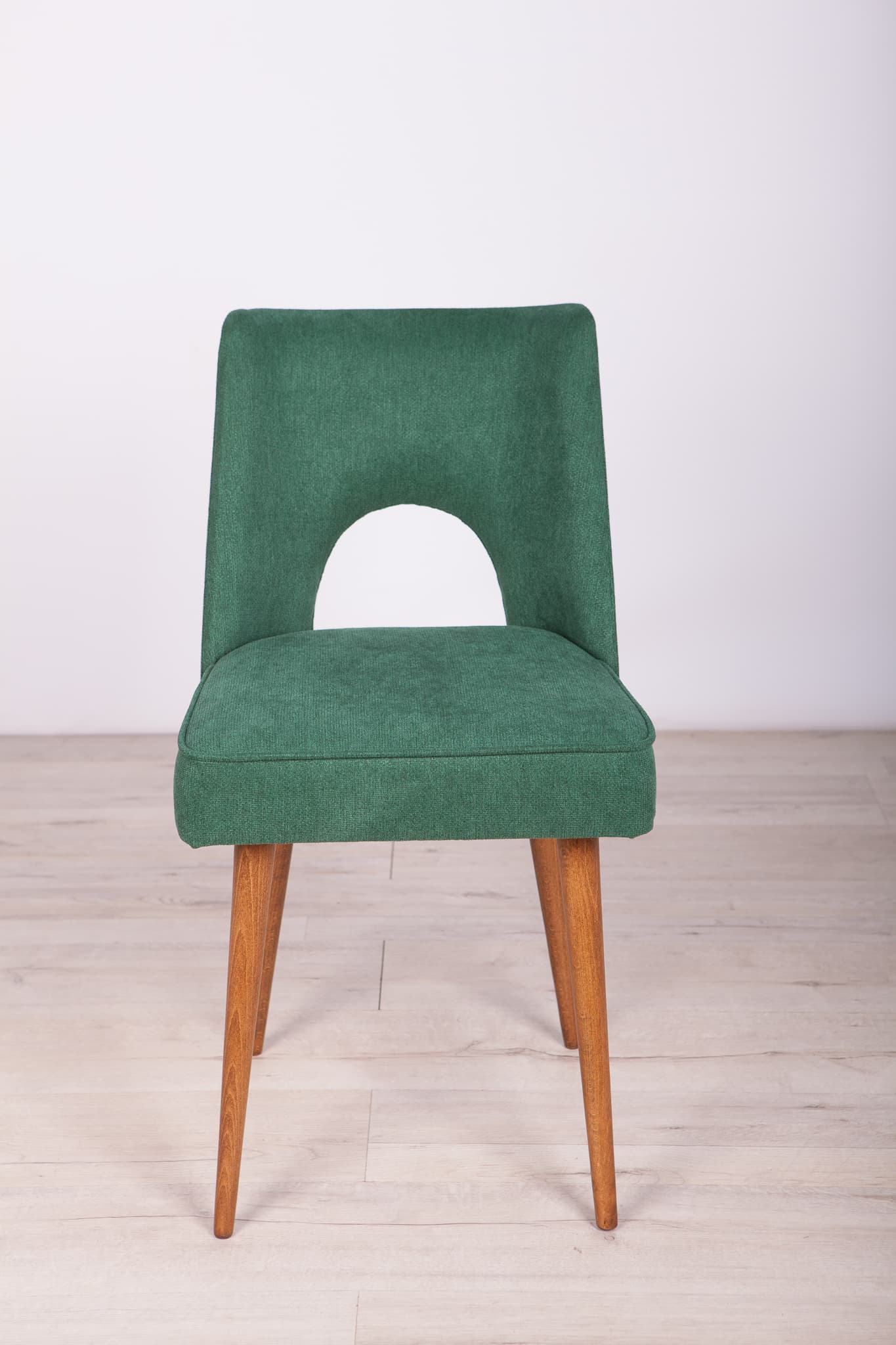 Set of six chairs Muszelka, green upholstery, brown oak, Poland, 1960s. - 293895