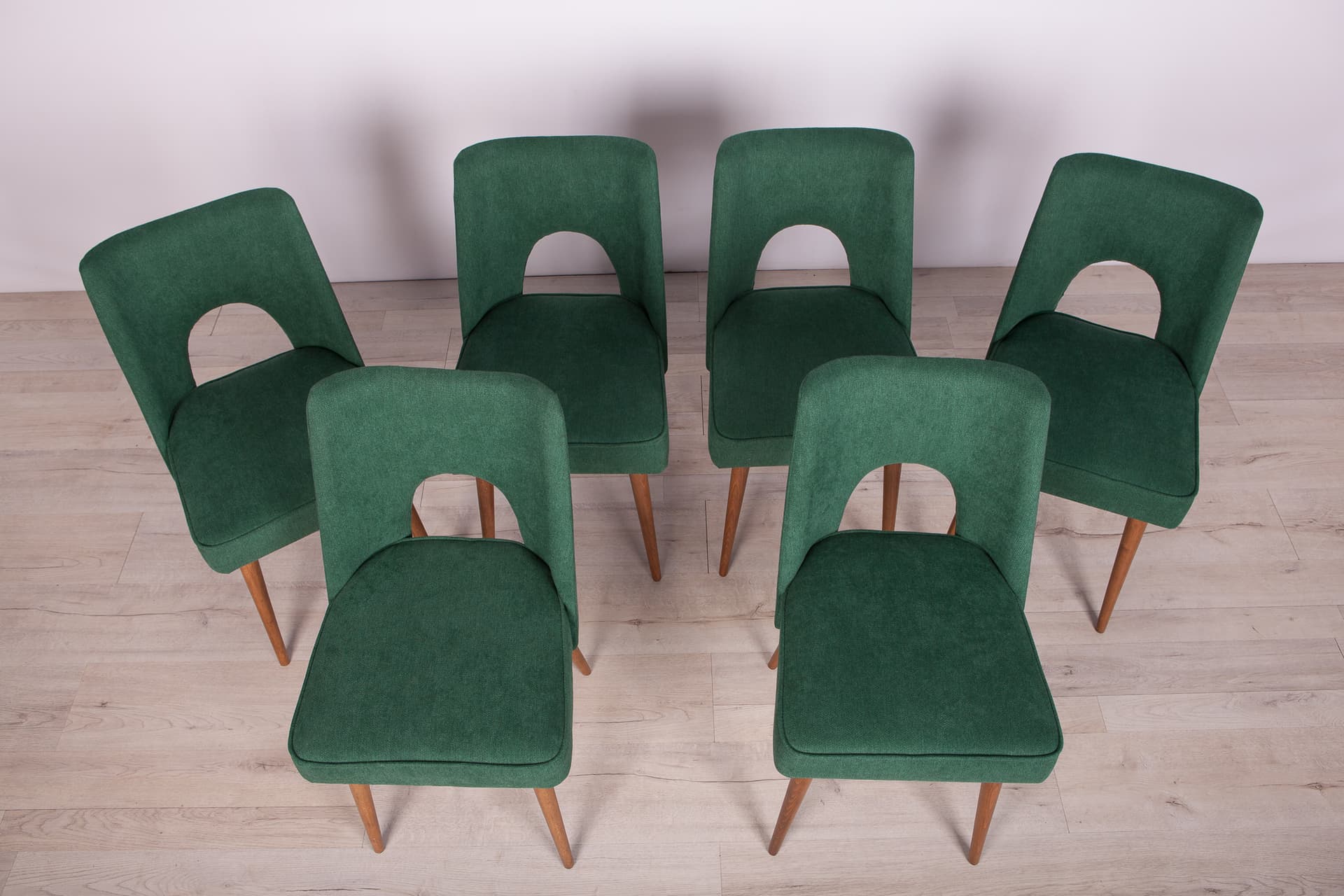 Set of six chairs Muszelka, green upholstery, brown oak, Poland, 1960s. - 293901