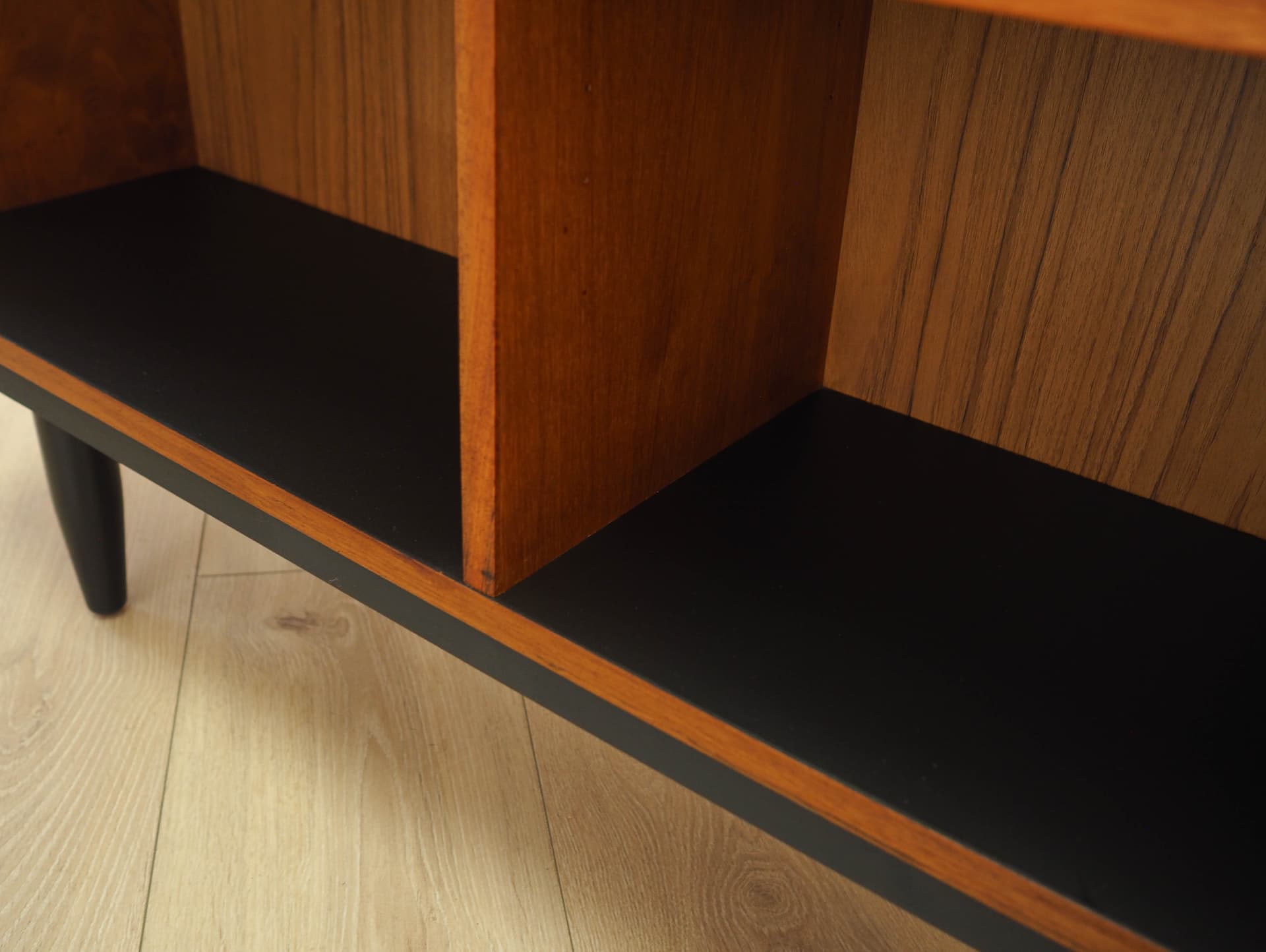 Biblioteczka, teak brązowy, drewno czarne, Dania, lata 70. - 293964