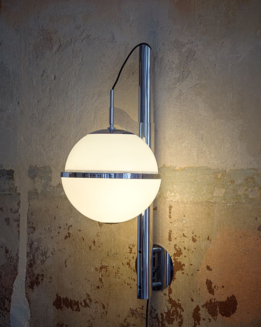 Wall Lamp Pusicona, white opaline glass, silver chrome, by F. Milletti, Artemide, Italy, 1960s. - 294018