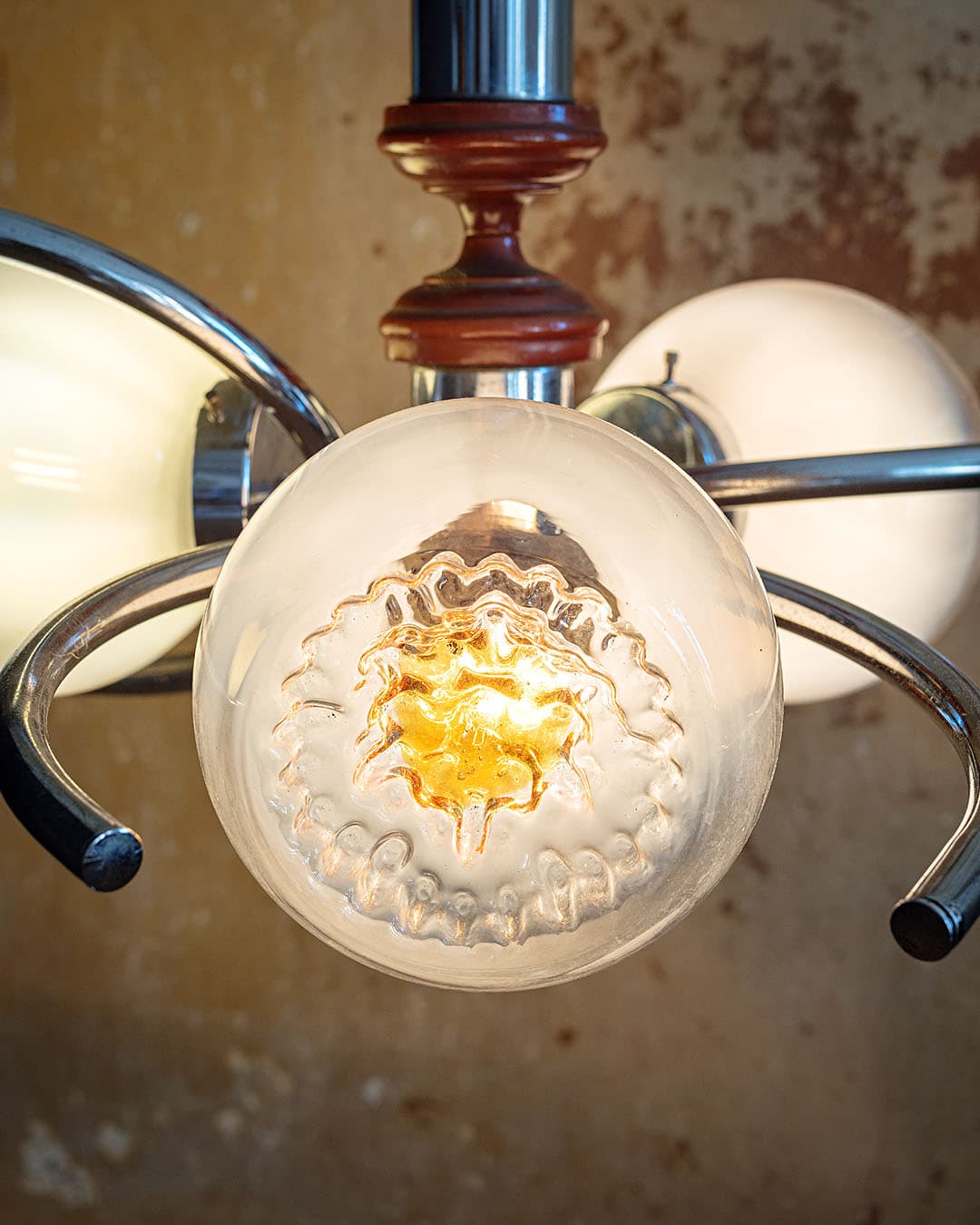 Lampa sufitowa Space Age, szkło transparentne bursztynowe, chrom, drewno brązowe, Włochy, lata 80. - 294043