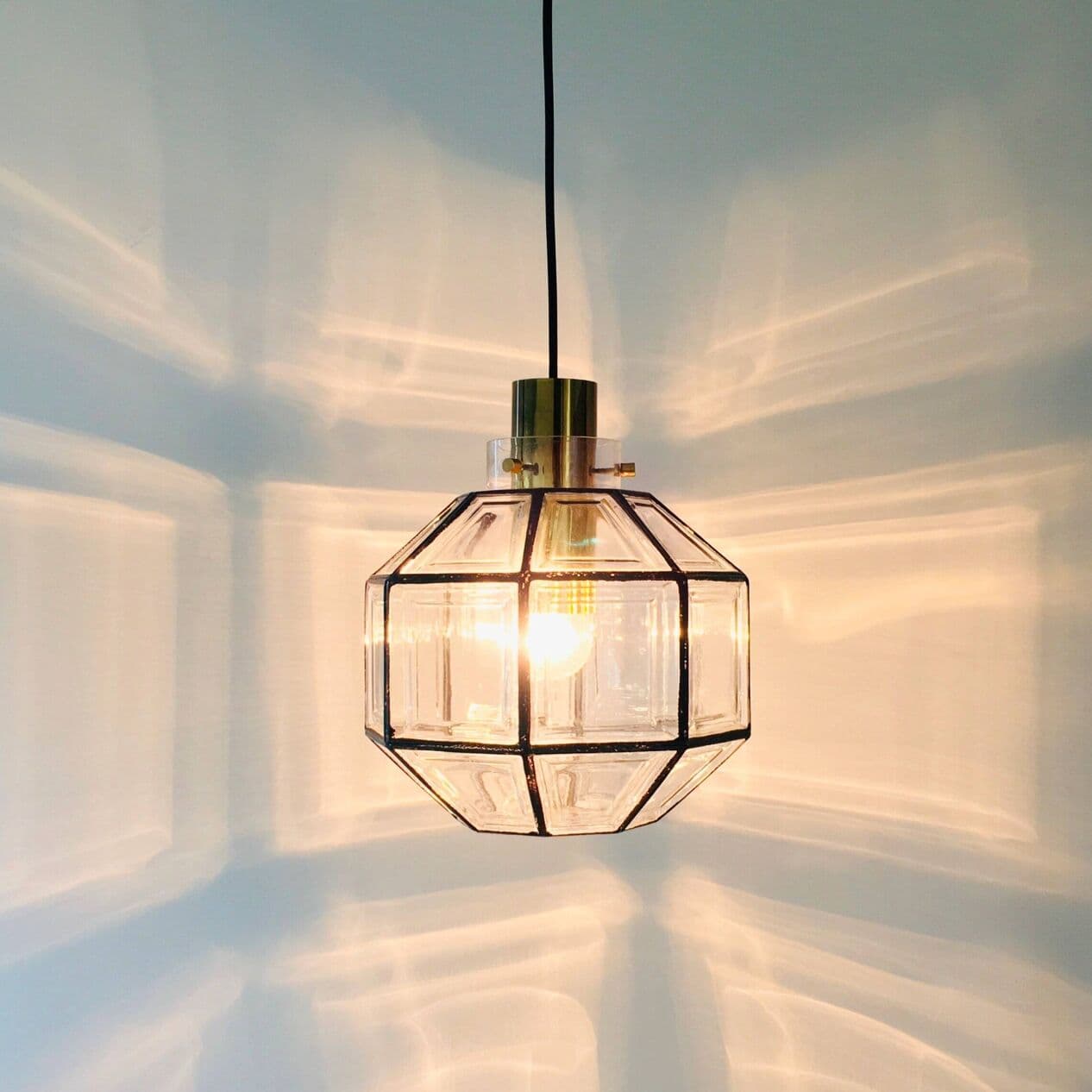 Para lamp sufitowych, szkło transparentne, żelazo czarne, mosiądz złoty, Limburg, Niemcy, lata 60. - 294150