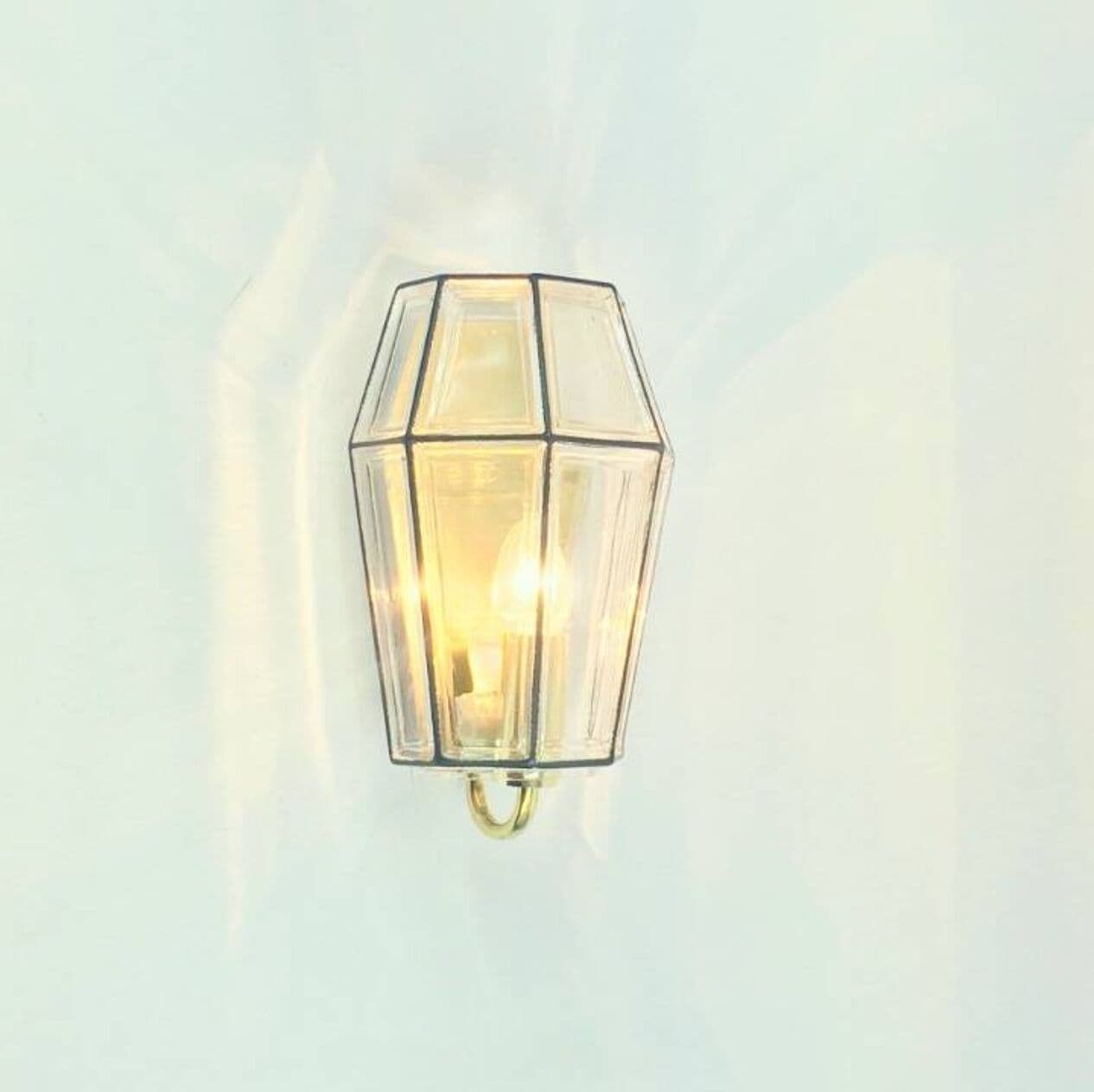 Para kinkietów, szkło transparentne złociste, mosiądz złoty, żelazo czarne, Limburg, Niemcy, lata 60. - 294424