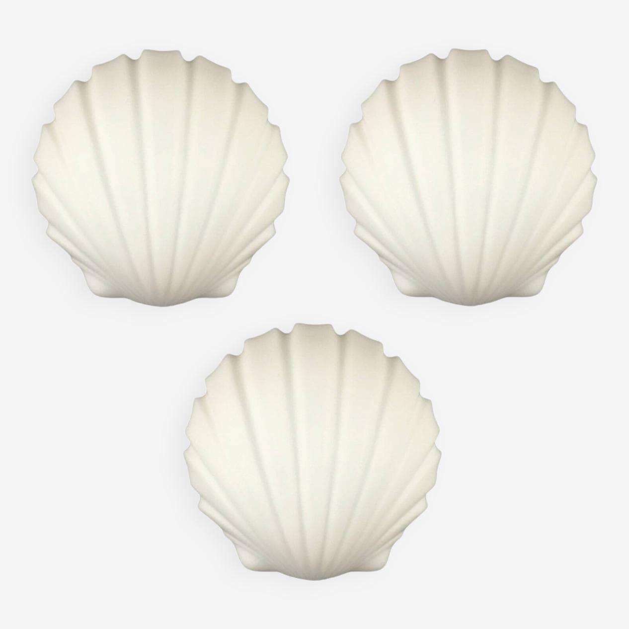 Kinkiet muszla, szkło opalowe białe, metal, Niemcy, lata 70. - 294631