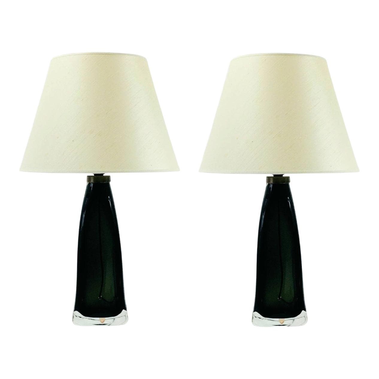 Para lamp stołowych model RD 1323, szkło, mosiądz, proj. C. Fagerlund dla Orrefors, Szwecja, lata 60.