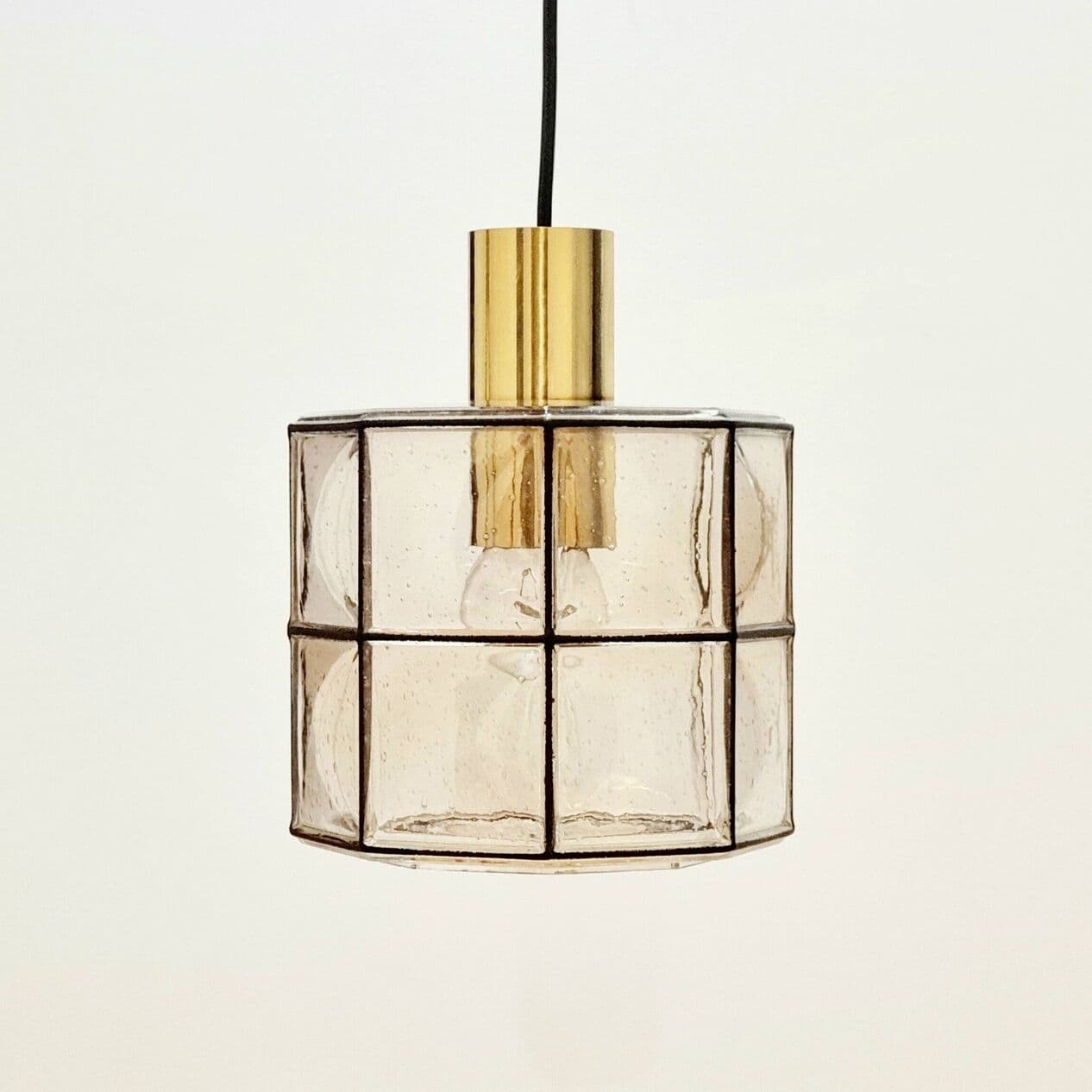 Lampa wisząca, szkło transparentne, mosiądz złoty, żelazo czarne, Limburg, Niemcy, lata 60. - 297012