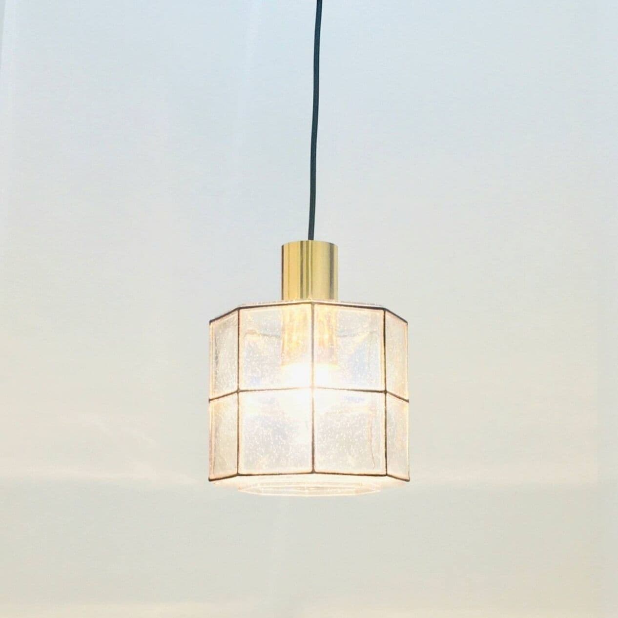 Lampa wisząca, szkło transparentne, mosiądz złoty, żelazo czarne, Limburg, Niemcy, lata 60. - 297016