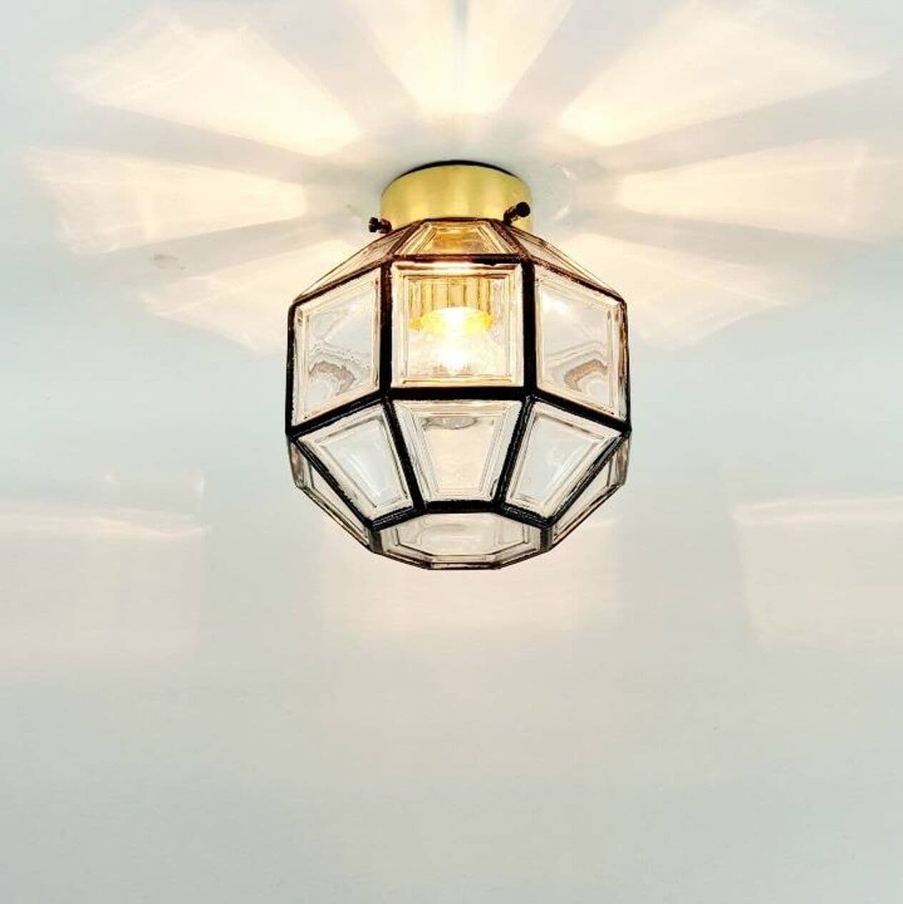 Lampa sufitowa, szkło transparentne, metal czarny, mosiądz złoty, Limburg, Niemcy, lata 60. - 296895