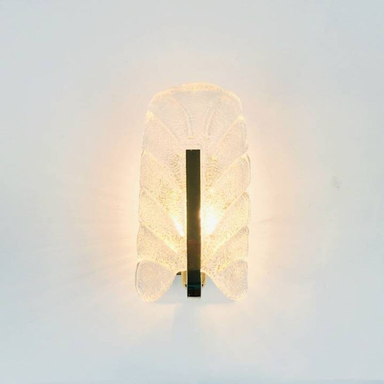 Kinkiet, szkło transparentne, mosiądz, proj. C. Fagerlund dla Orrefors, Szwecja, lata 60. - 296885