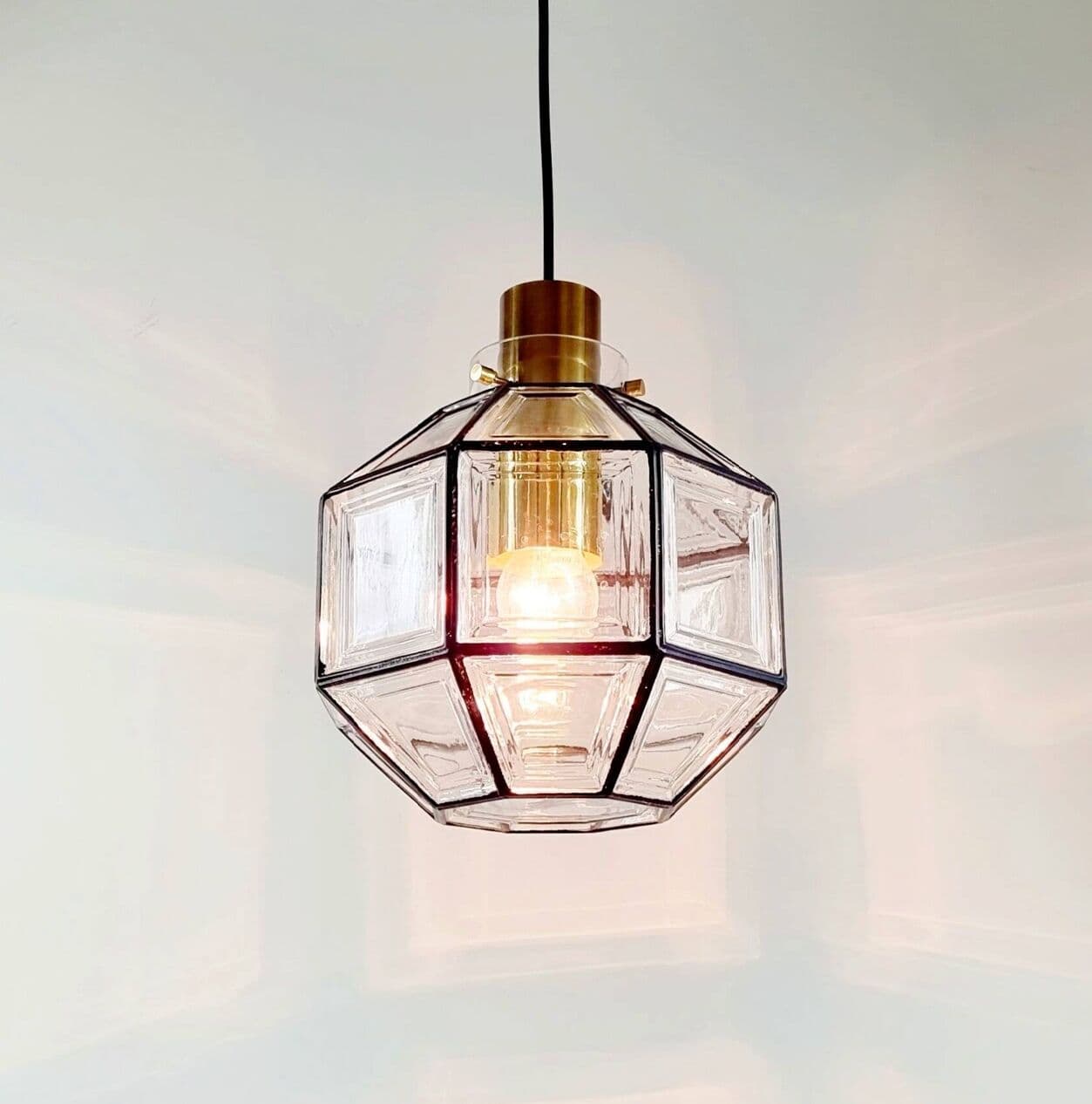 Lampa sufitowa ośmiokątna, szkło transparentne, żelazo czarne, mosiądz, Limburg, Niemcy, lata 60. - 296591