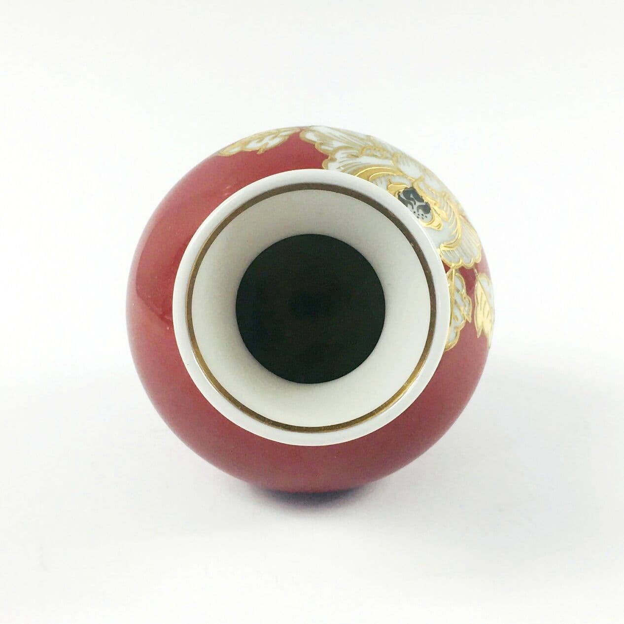 Vase, red white gold porcelain, Germany, 1970s. - 296476