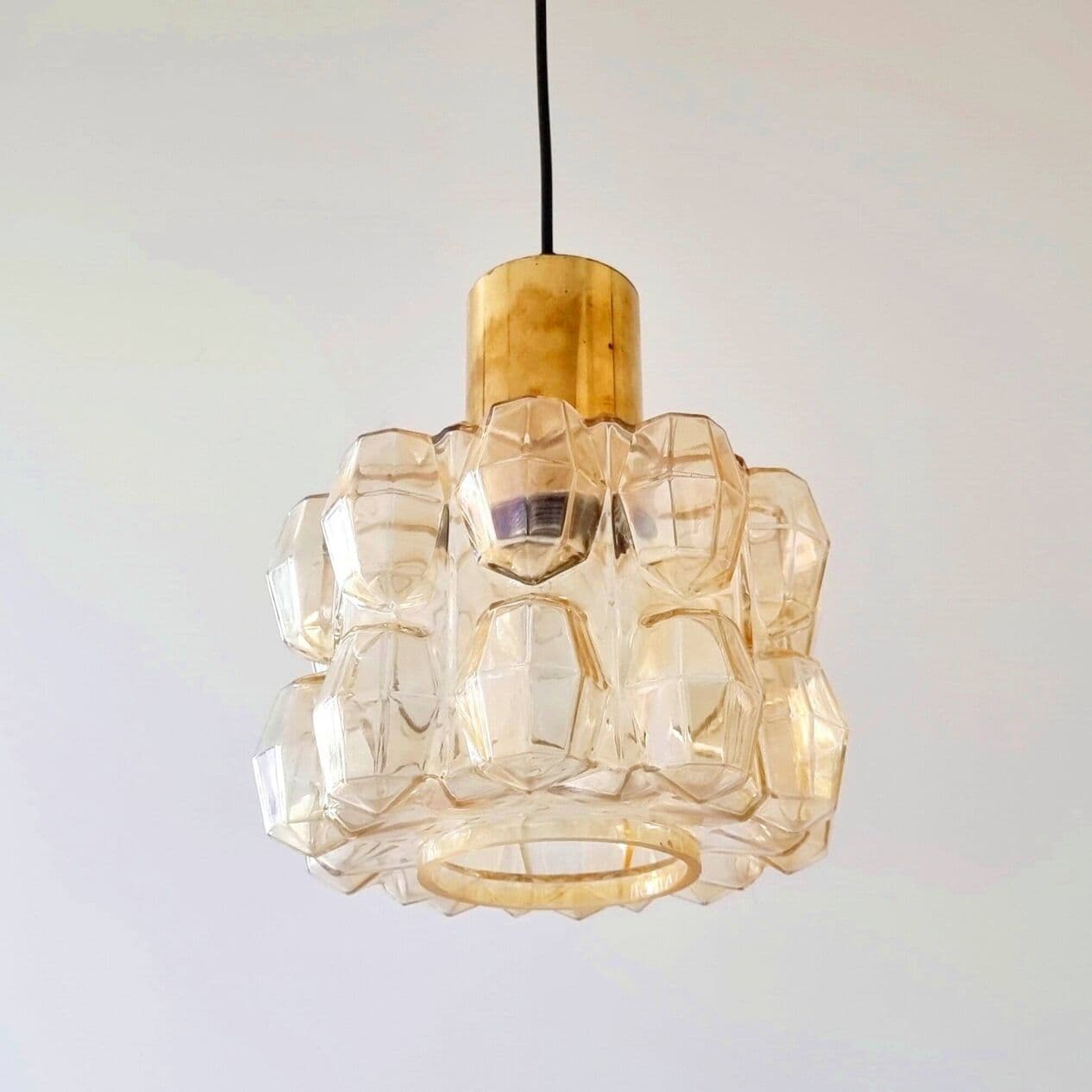 Lampa sufitowa, szkło złote, mosiądz, proj. H. Tynell, Limburg, Niemcy, lata 60. - 295907