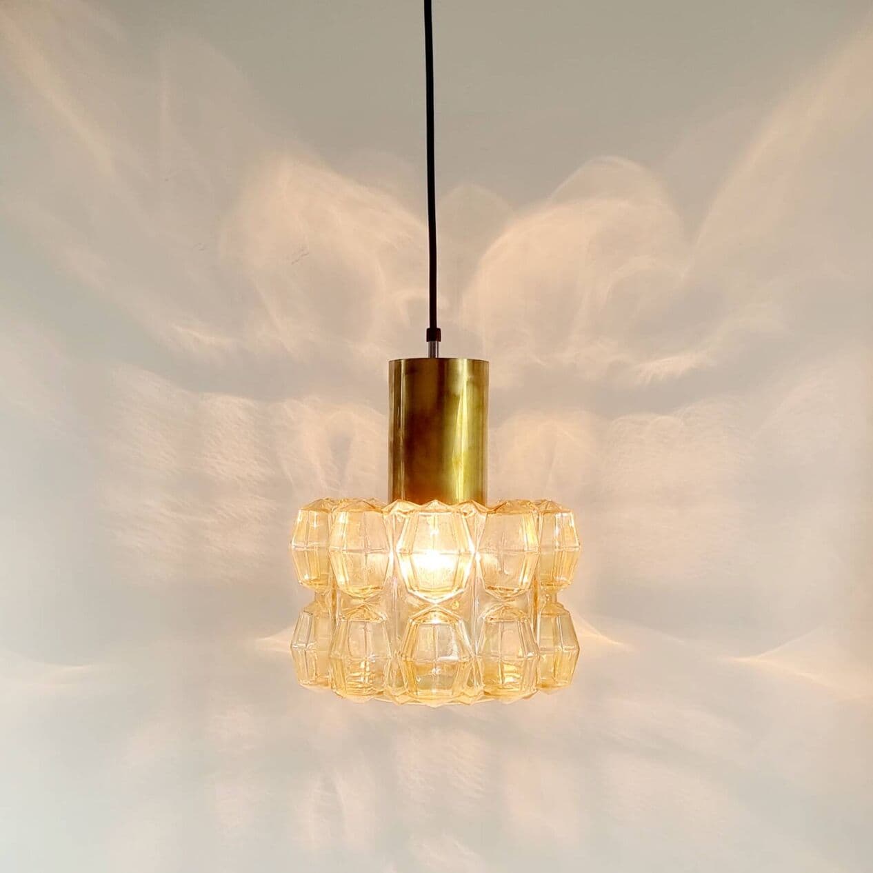 Lampa sufitowa, szkło złote, mosiądz, proj. H. Tynell, Limburg, Niemcy, lata 60. - 295908