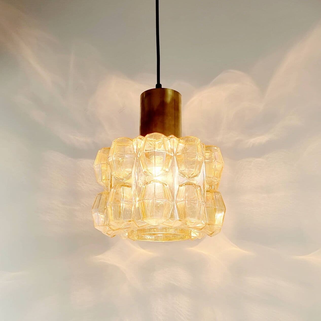 Lampa sufitowa, szkło złote, mosiądz, proj. H. Tynell, Limburg, Niemcy, lata 60. - 295909