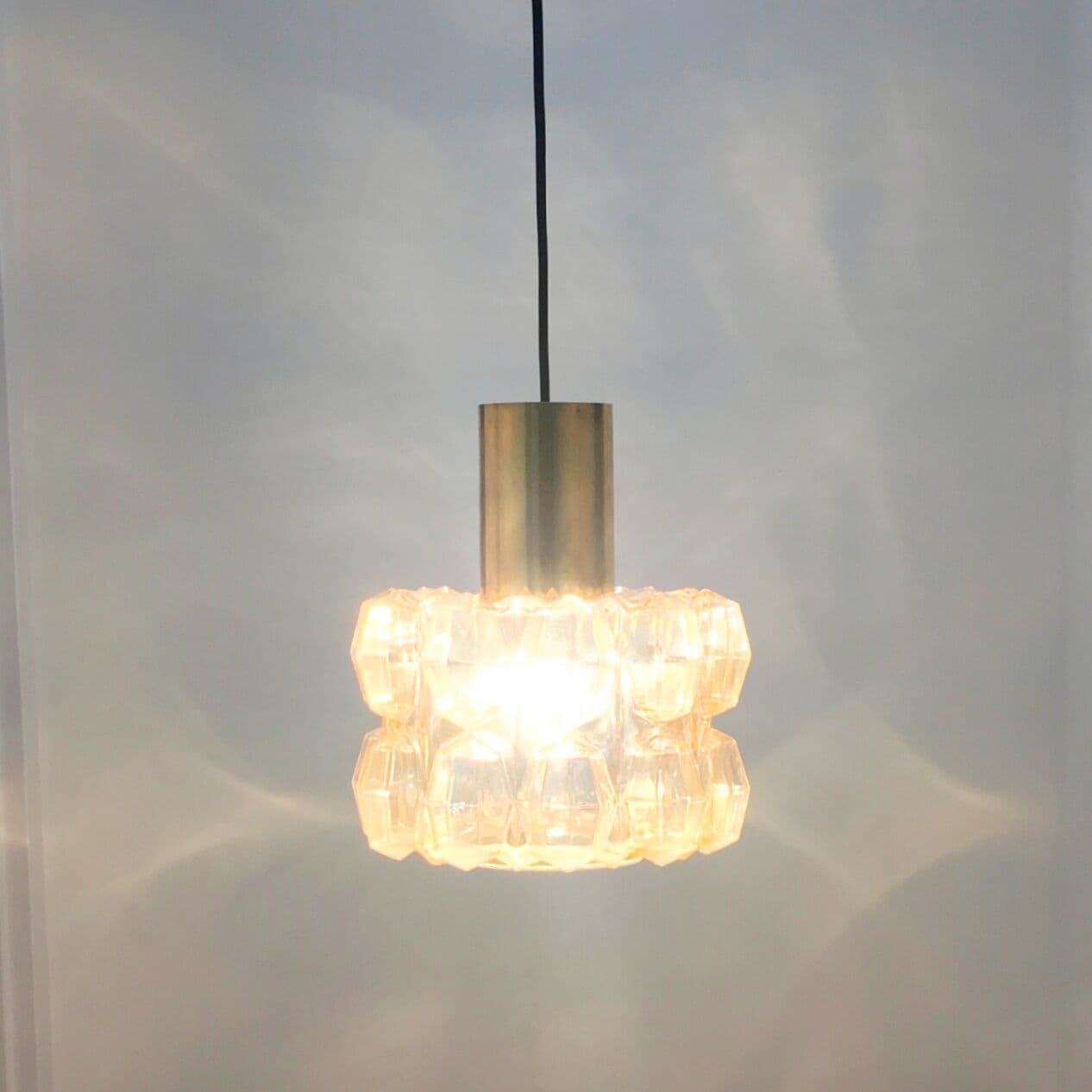 Lampa wisząca, szkło złote przezroczyste, mosiądz, proj. H. Tynell, Limburg, Niemcy, lata 60. - 295842