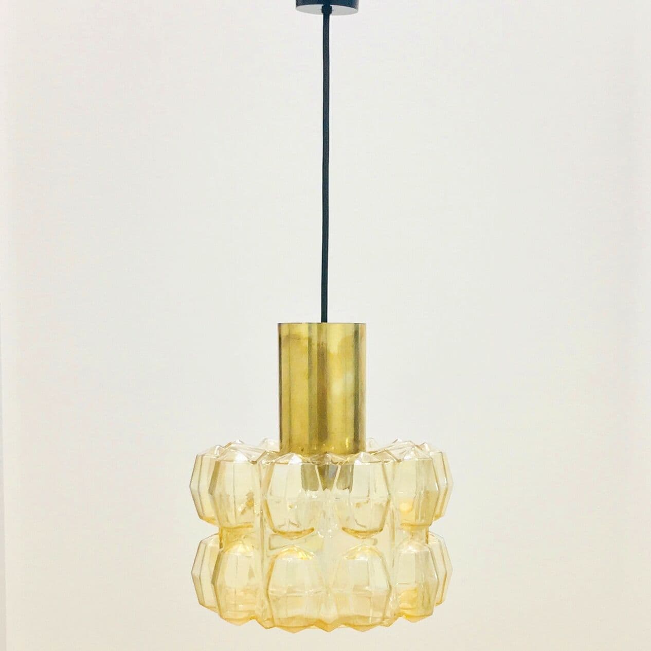 Lampa wisząca, szkło złote przezroczyste, mosiądz, proj. H. Tynell, Limburg, Niemcy, lata 60. - 295839