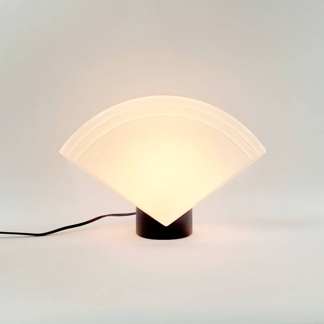 Lampa stołowa, Murano, szkło białe, metal czarny, Mazzega, Włochy, lata 70. - 295369