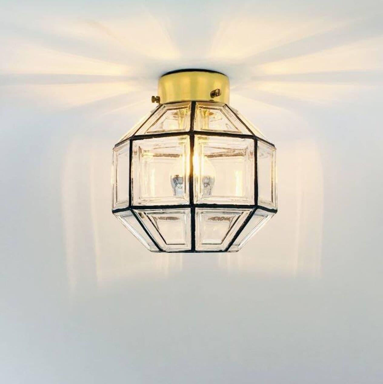 Lampa sufitowa, szkło transparentne, mosiądz złoty, metal czarny, Niemcy, lata 60. - 295336