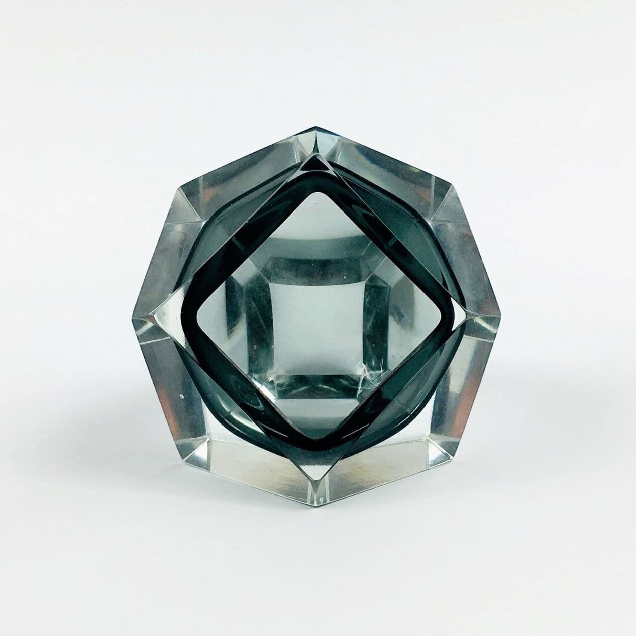 Ashtray Diamond-Shaped, grey and transparent crystal glass, by F. Poli, Italy, 1960s. - 295316