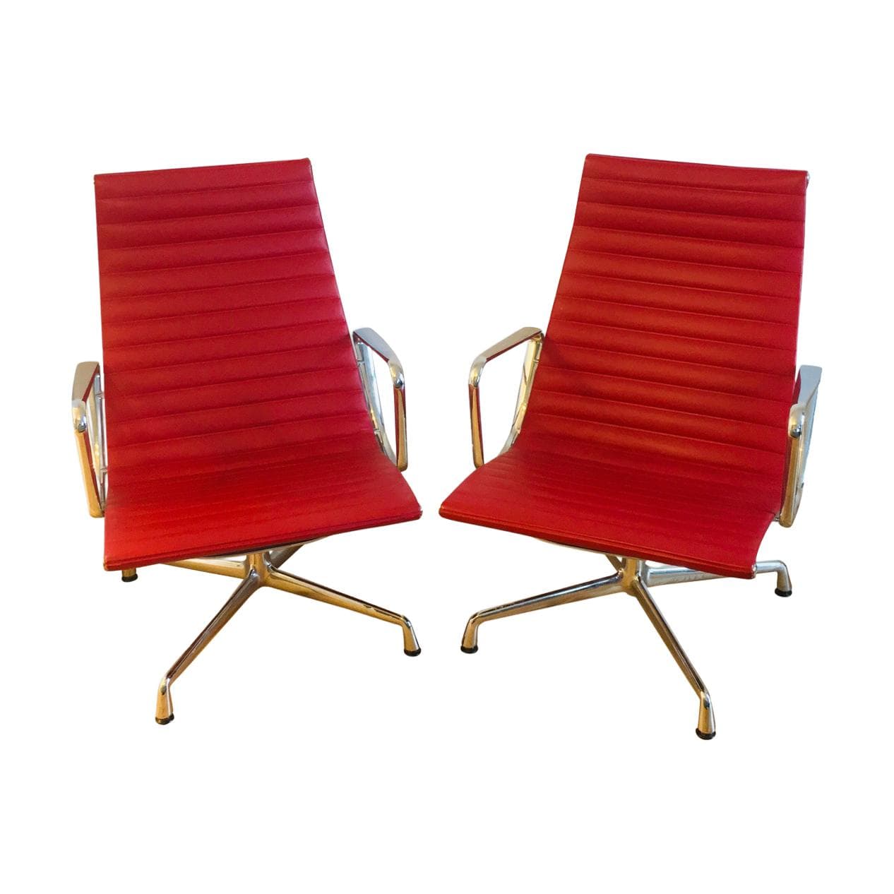 Zestaw dwóch foteli EA116 Aluminium Chair, skóra czerwona, aluminium polerowane, proj. C. & R. Eames, Vitra, lata 70.