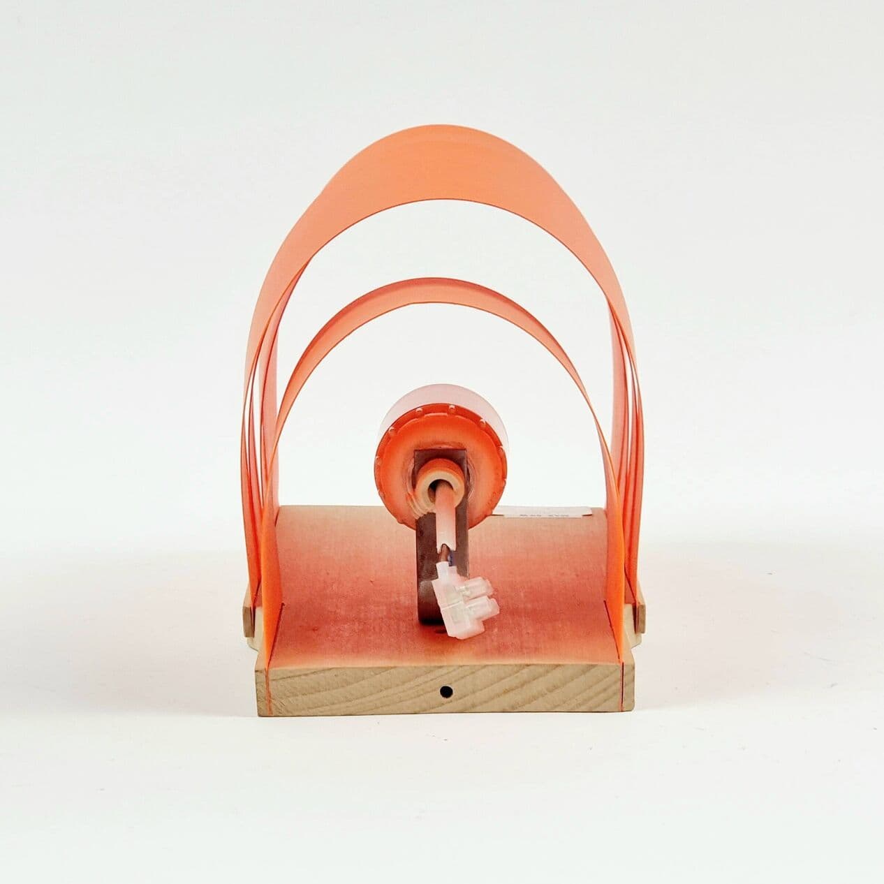 Para kinkietów V311 proj. H.-A. Jakobsson, plastik pomarańczowy, drewno jasnobrązowe, Szwecja, lata 70. - 297115