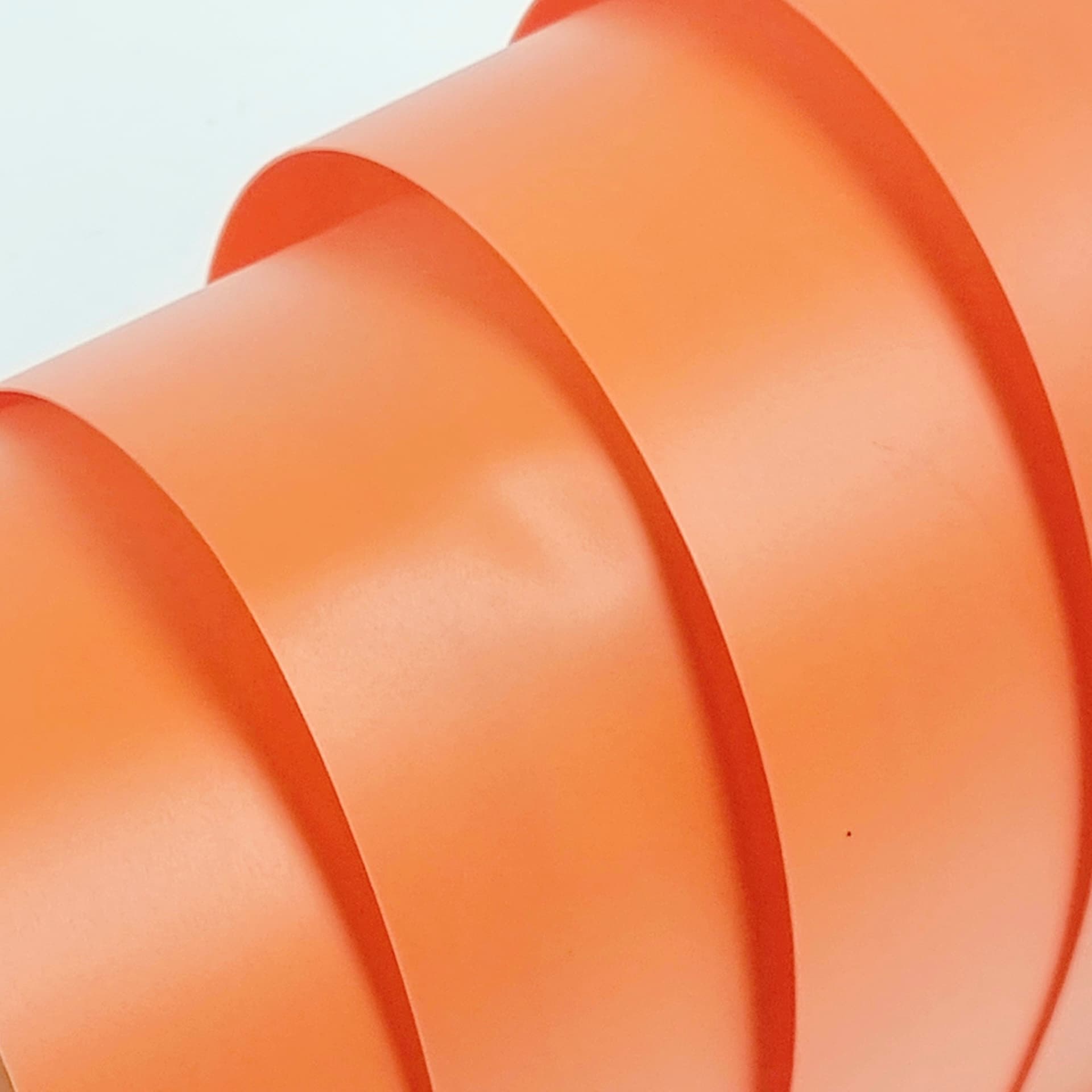 Para kinkietów V311 proj. H.-A. Jakobsson, plastik pomarańczowy, drewno jasnobrązowe, Szwecja, lata 70. - 298707