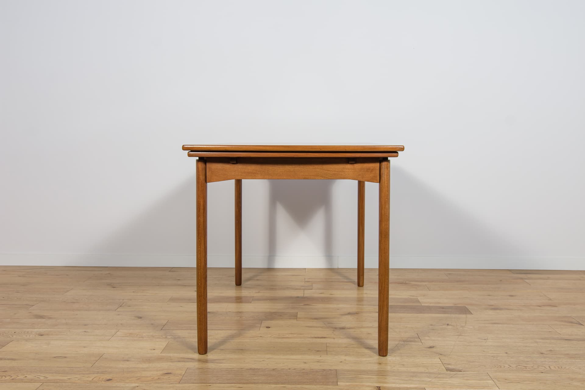 Stół rozkładany, teak brązowy czerwony, Dania, lata 60. - 297287