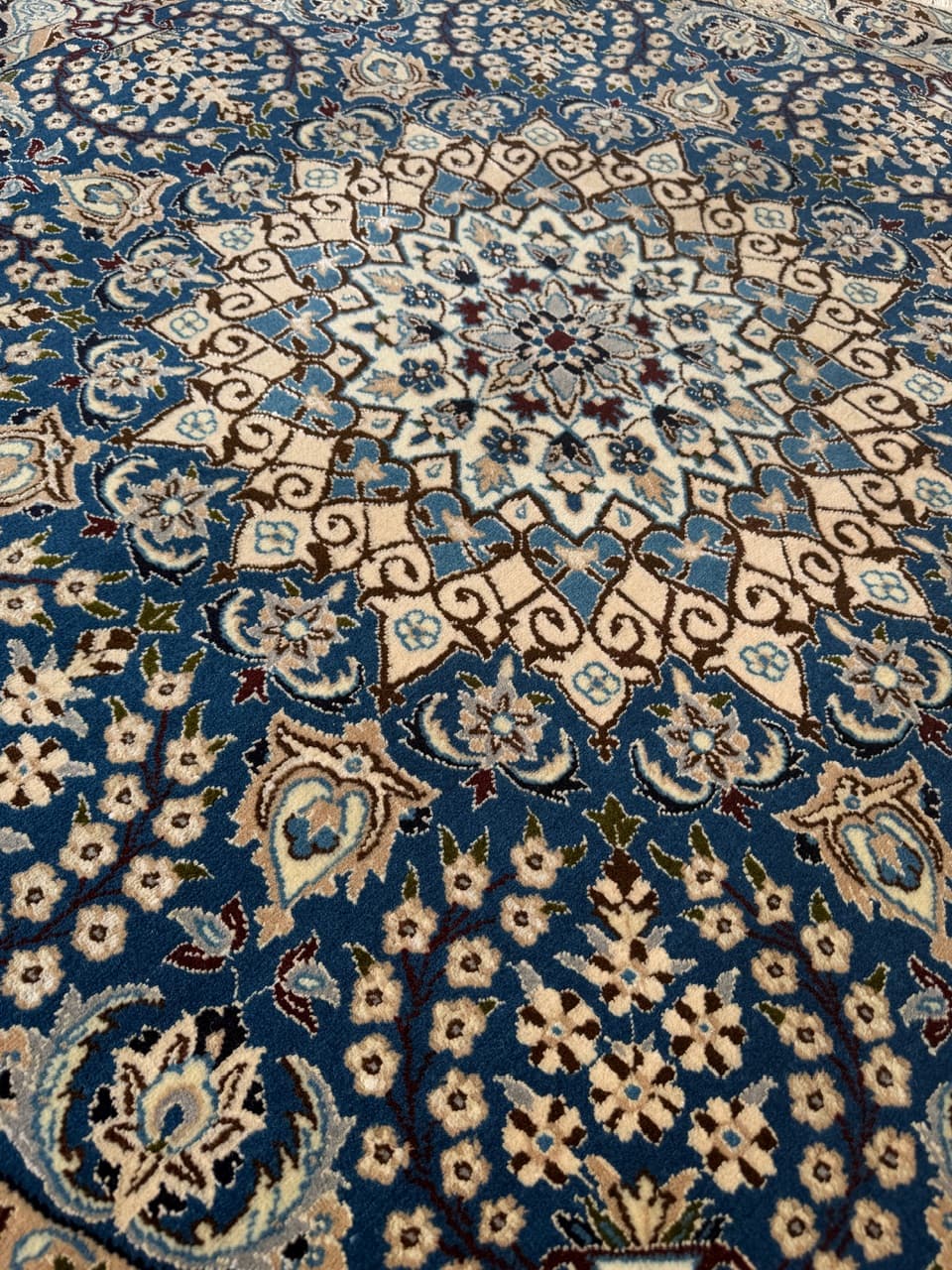 Round Rug Nain, 150x150 cm, blue, wool and silk, Iran - 297307