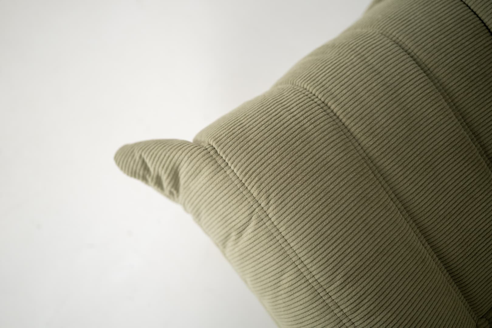 Podnóżek Togo, cord sage green - 297571