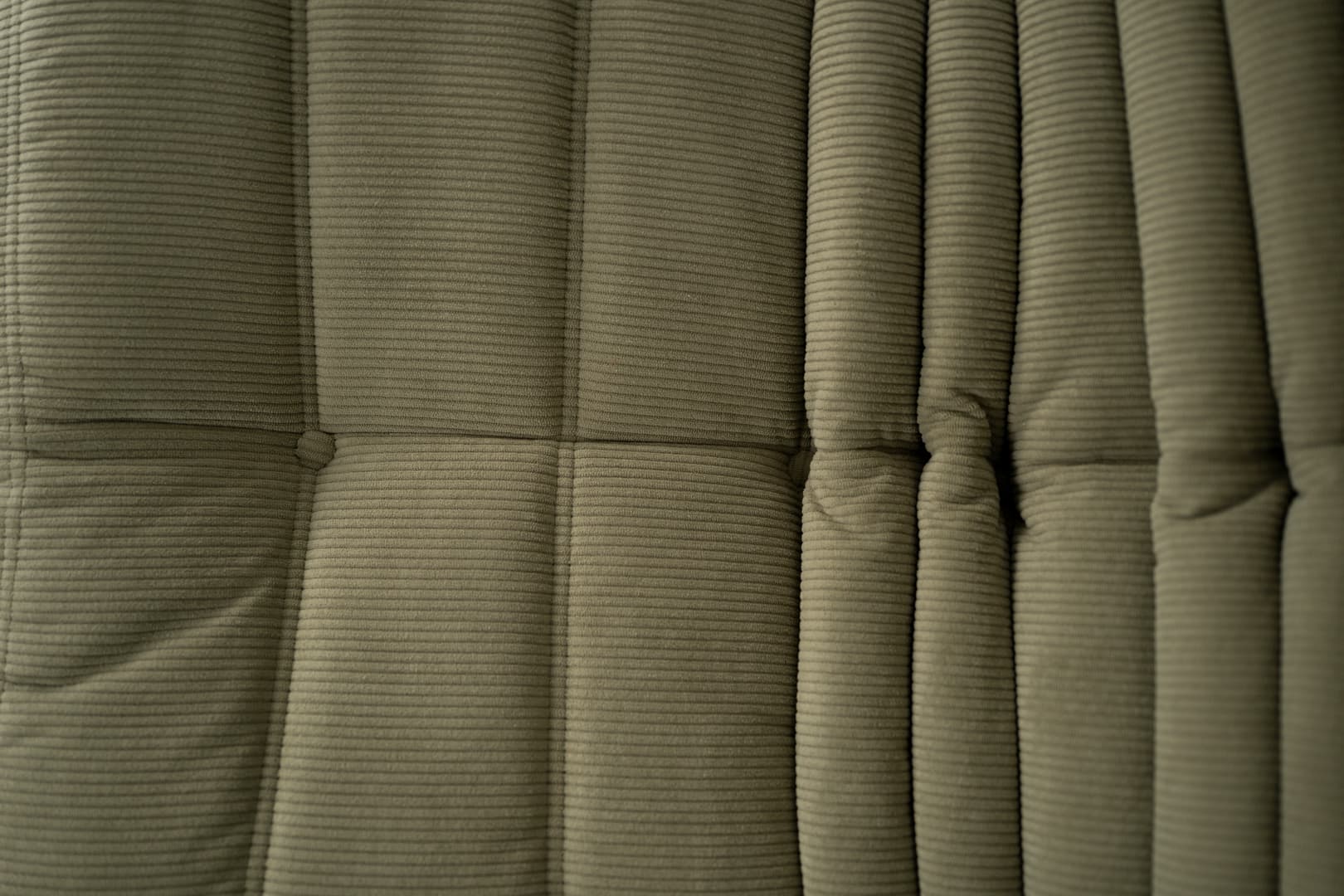 Sofa Togo trzyosobowa, cord sage green - 297607