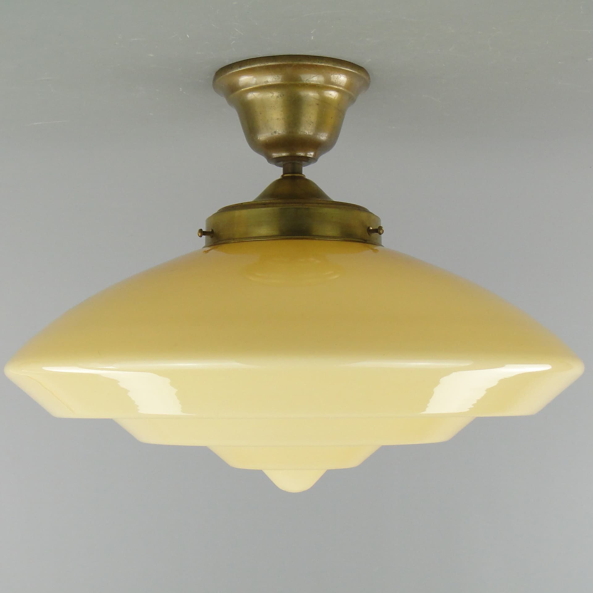 Plafon Art Deco, beżowy, szkło, mosiądz, Polska, lata 60. - 297640