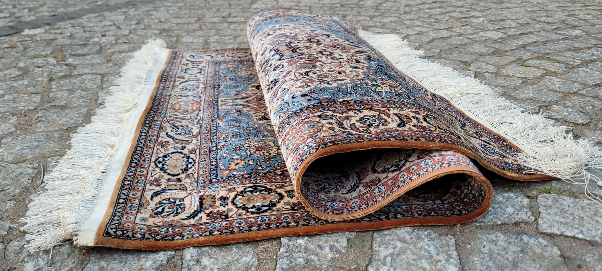 Dywan Isfahan 112x64 cm, jedwab beżowy czerwony niebieski, Iran - 297788